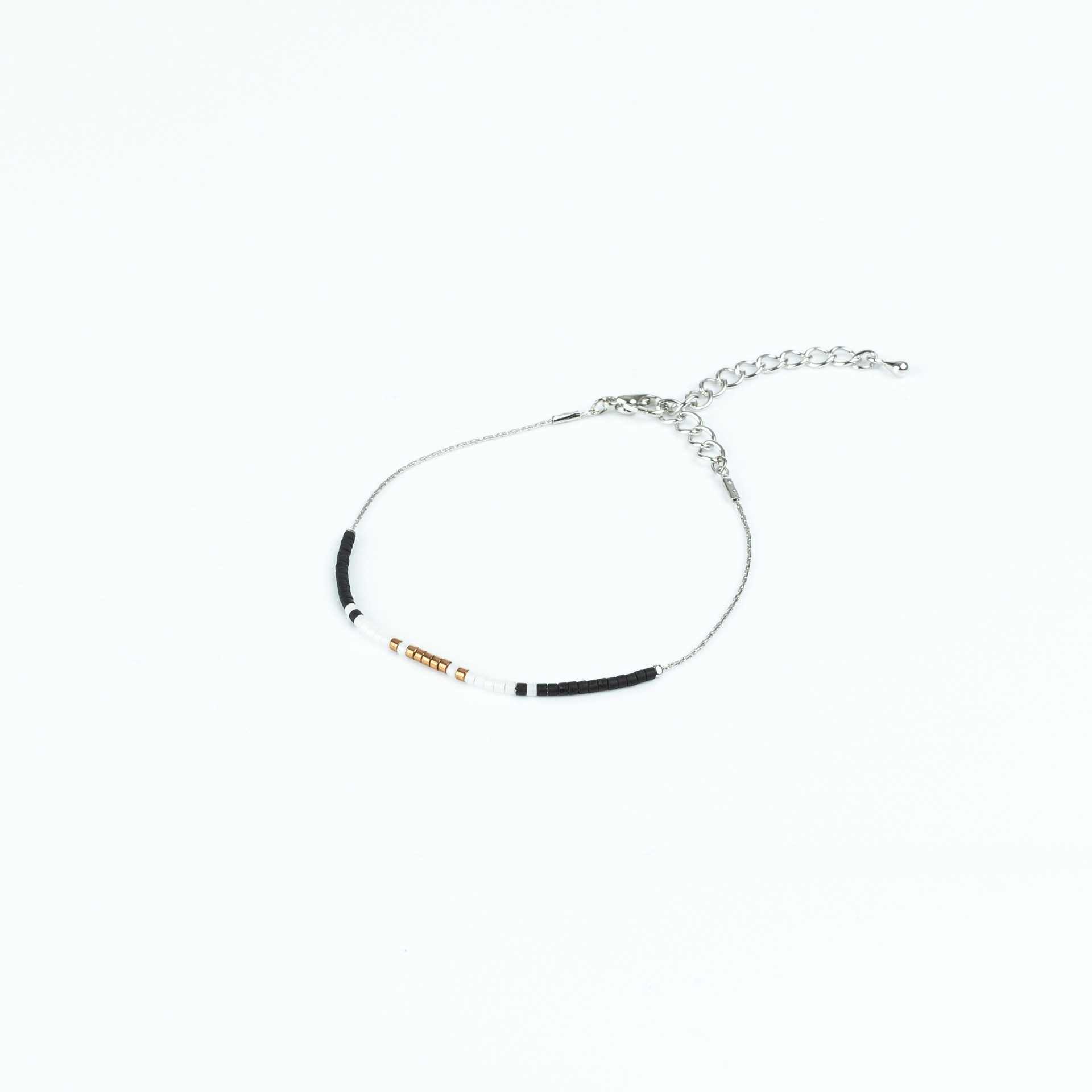 "Petite Beads" Armband mit japan. Rocaillesperlen, schwarz-weiß, silberfarben