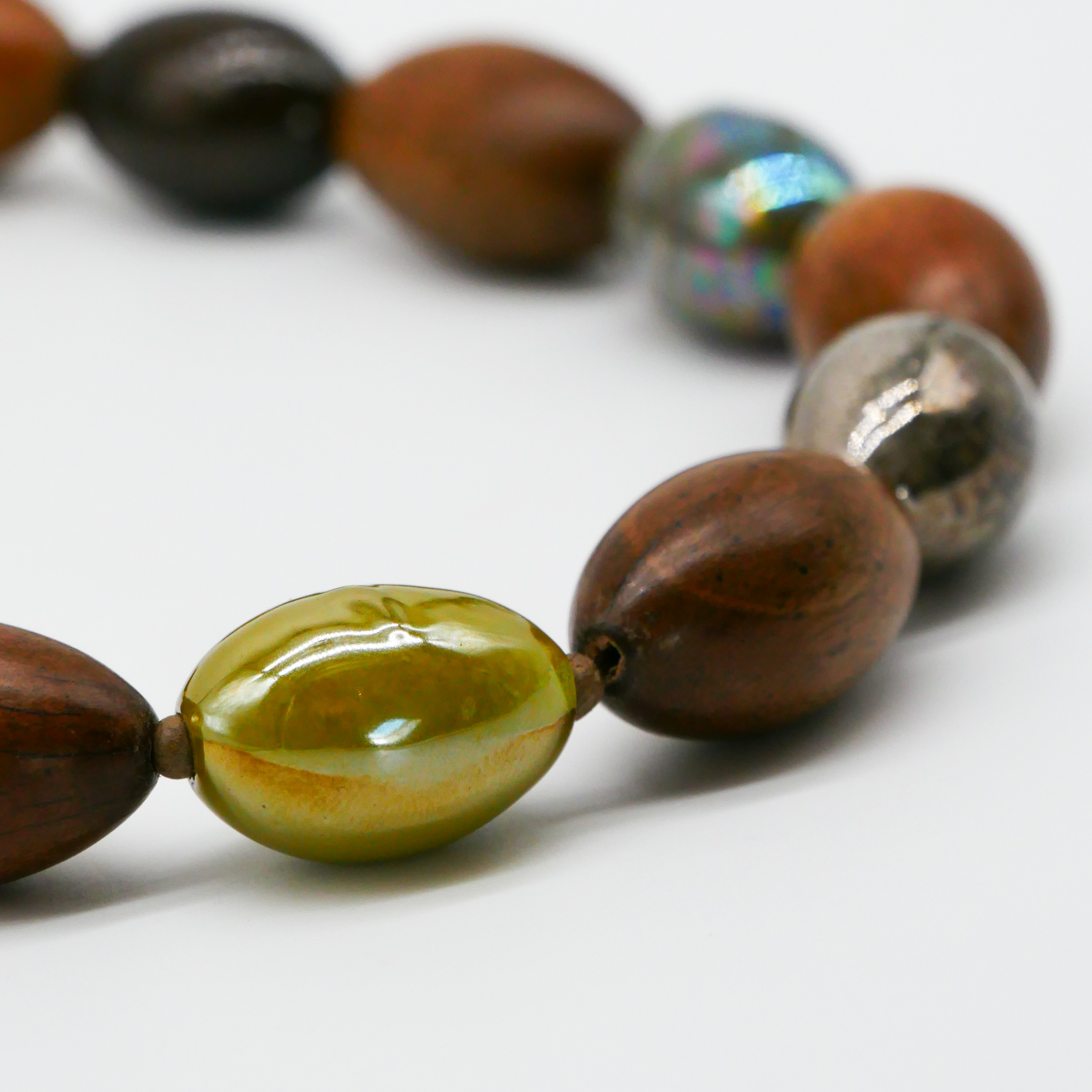 "Woodland", Kette "Olive", Greywood Holzolive und Keramik Oliven, graue und grüne Töne "Woodland", Kette "Olive", Greywood Holzolive und Keramik Oliven, graue und grüne Töne