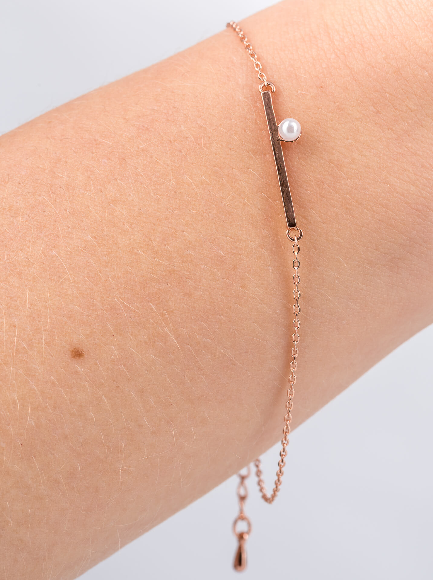 "Fine Filigré" feines Armband, Stab mit Perle, rosévergoldet