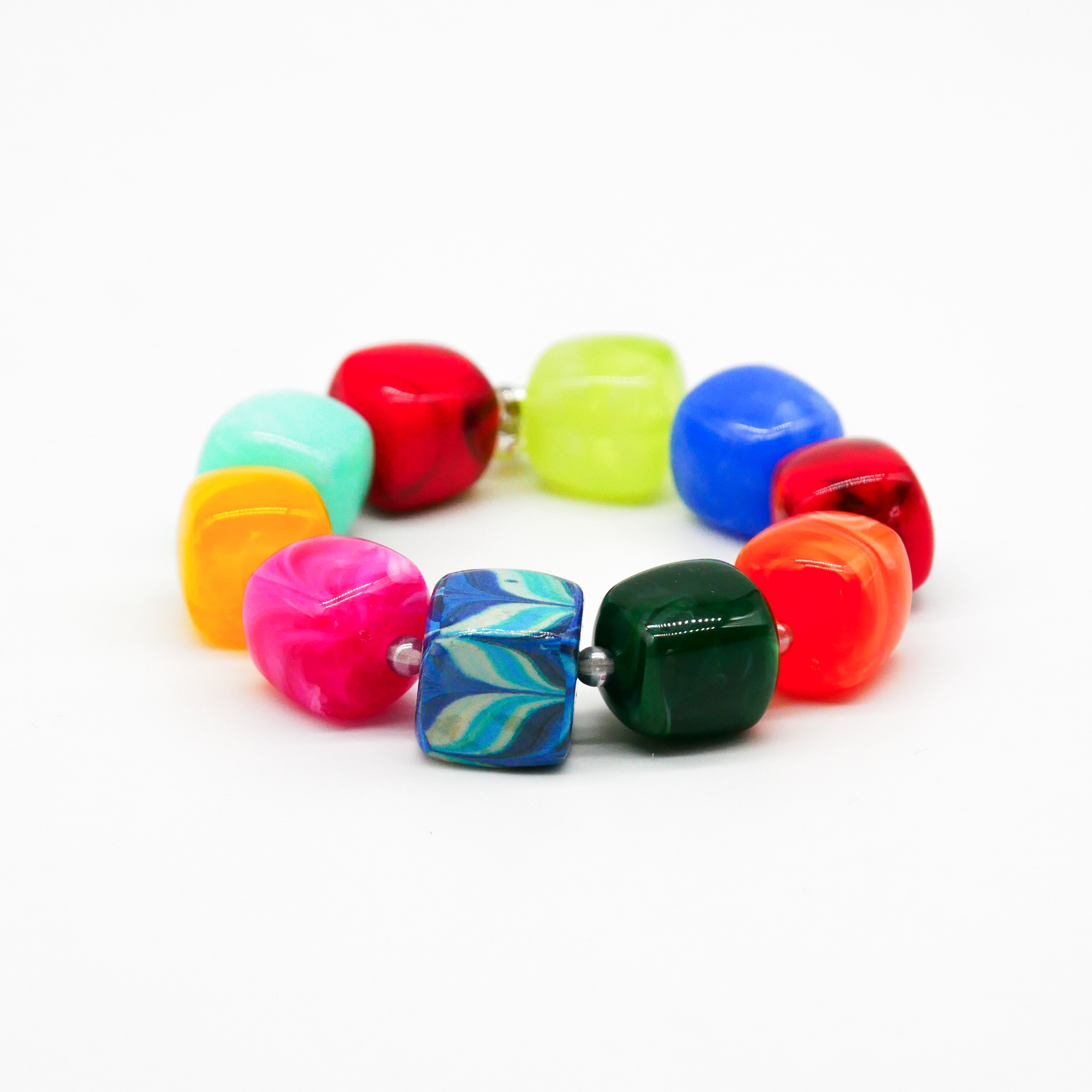 "Summer Feeling", Armband auf Gummi "Cube" ca. 16 x 16 mm Resinperlen, multicolor 