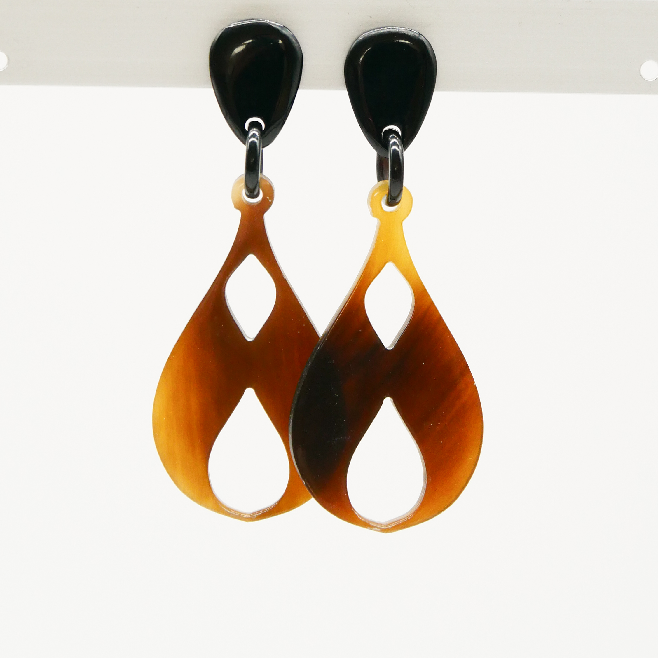 "Craft Art", Ohrring "Pendel" braunes Horn "Craft Art", Ohrring "Pendel" braunes Horn