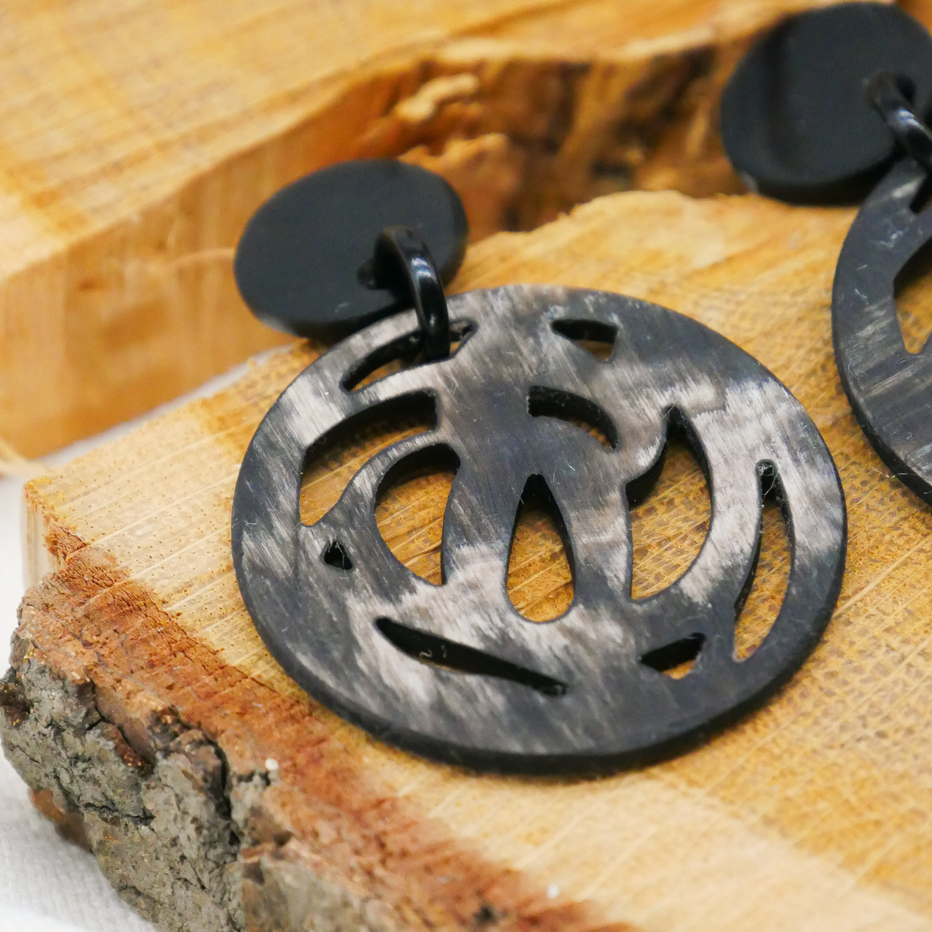  "Craft-Art", Ohrring Ø ca. 40 mm marble Horn verspieltes Design 