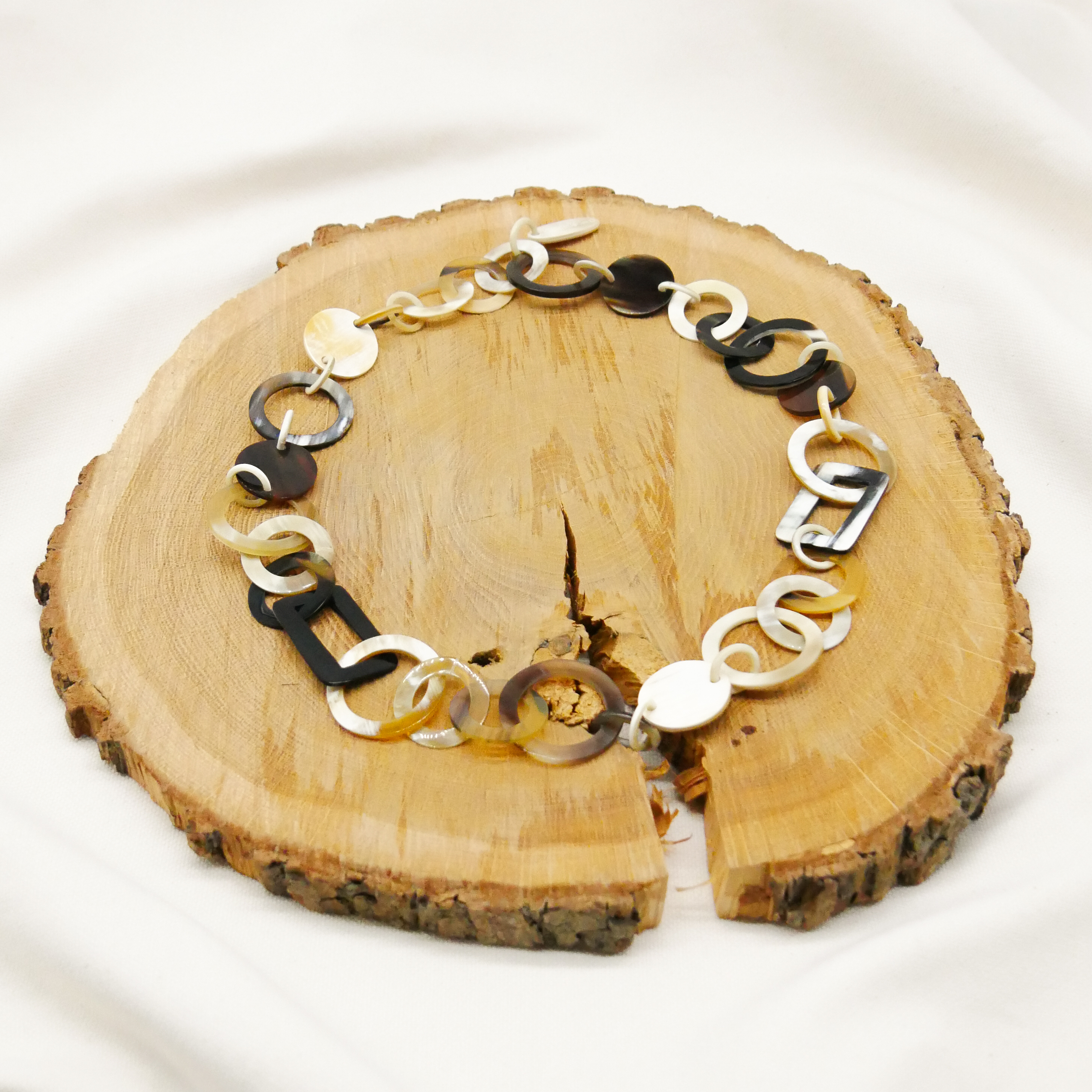  "Craft-Art", kurze Kette ca. 80 cm Reifen und Scheiben, verschiedene Hornsorten