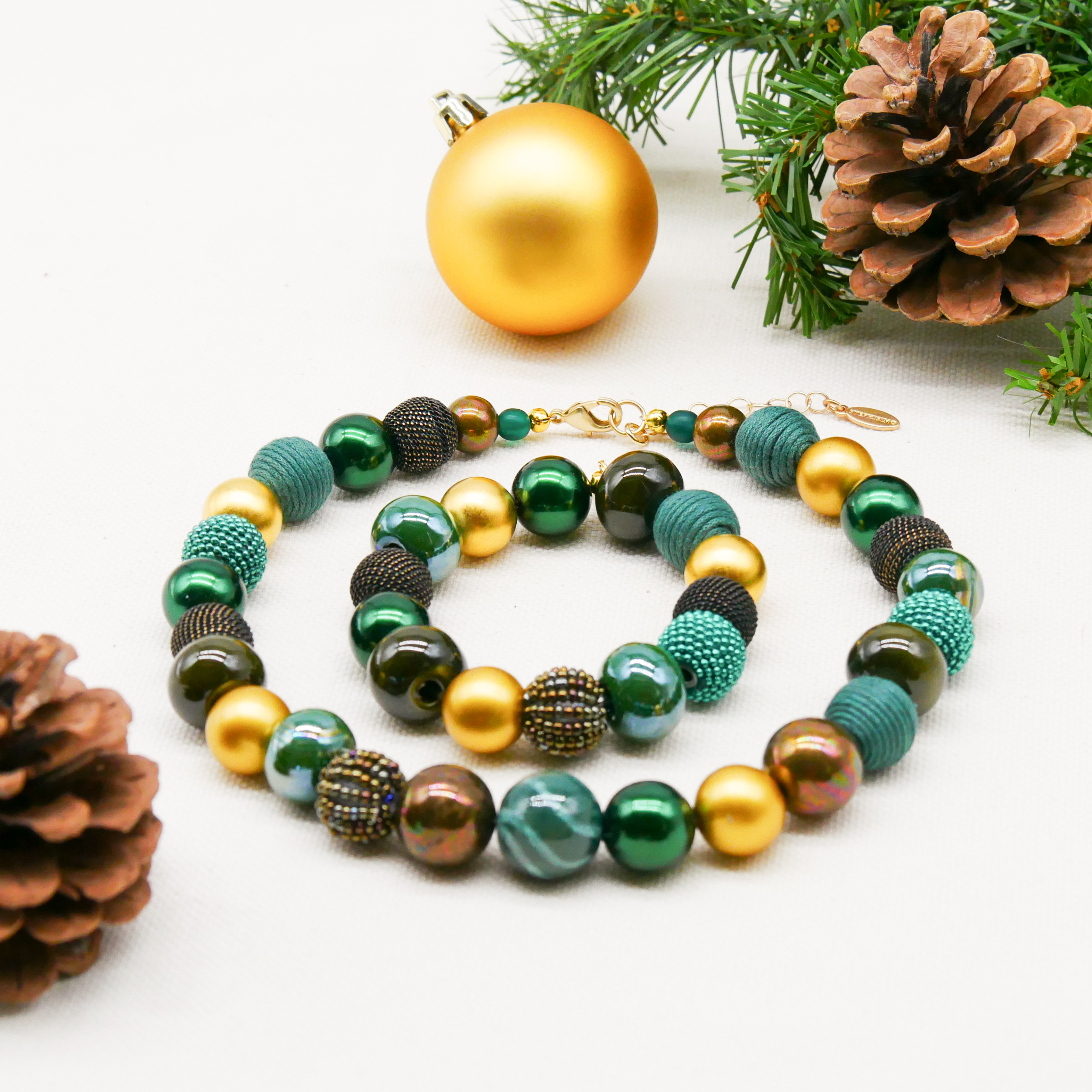  "Bollywood" Armband auf Gummi, burnt olive