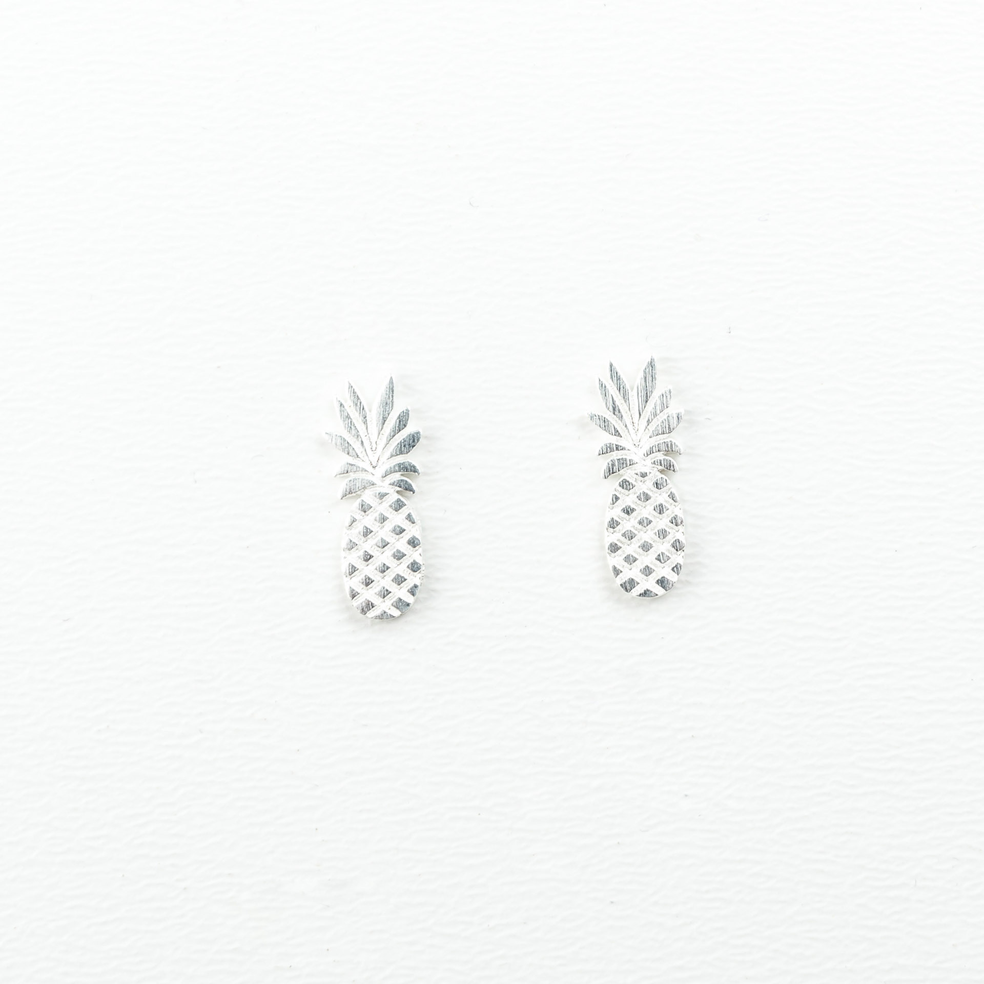 "Fine Filigré" Ohrstecker, Ananas, versilbert