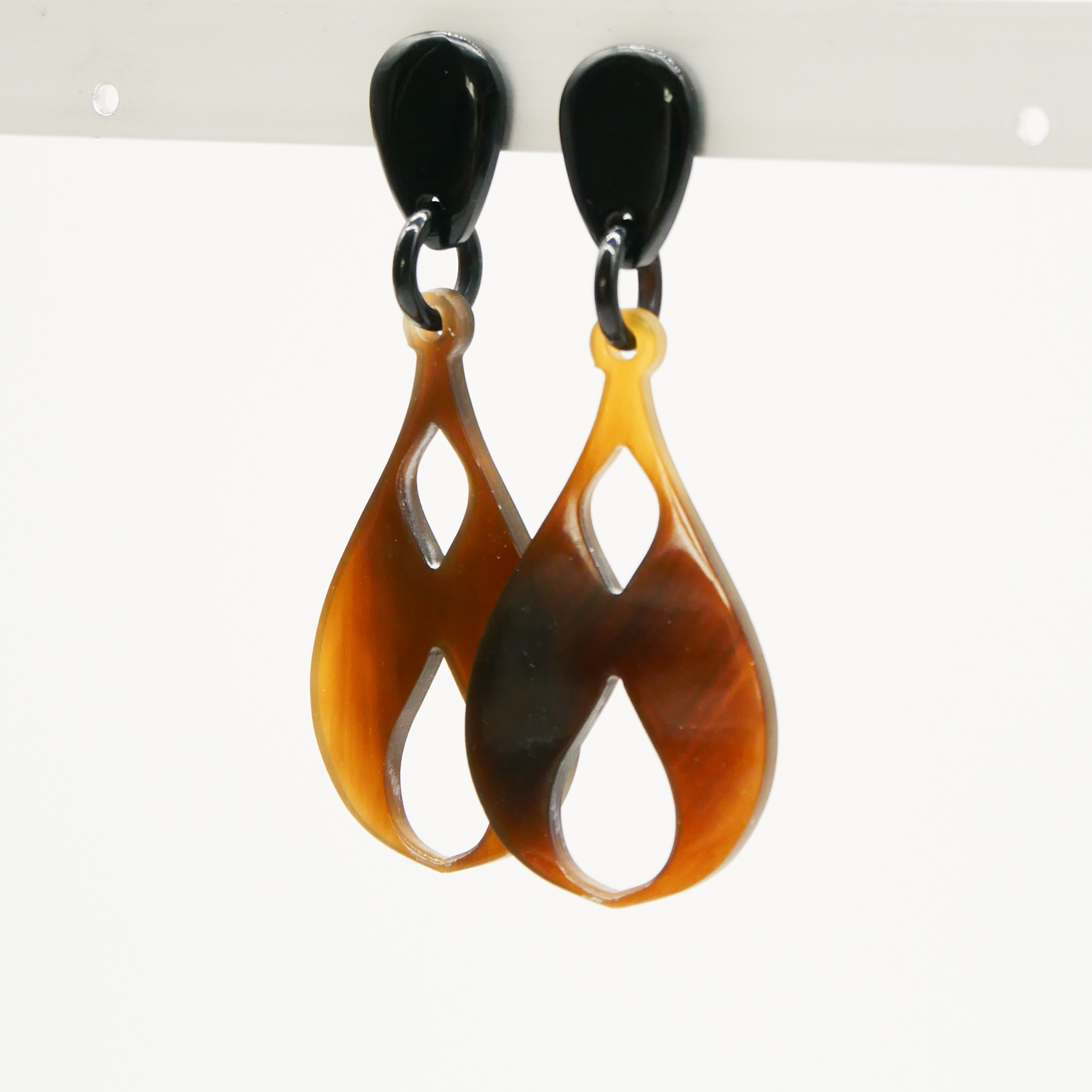 "Craft Art", Ohrring "Pendel" braunes Horn "Craft Art", Ohrring "Pendel" braunes Horn