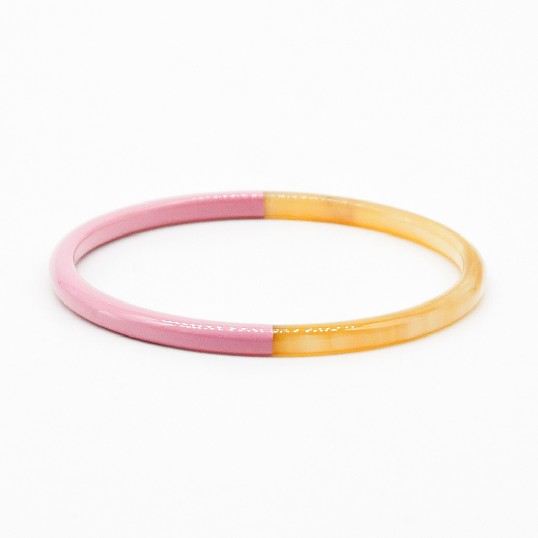  "Craft Art" zarter Armreif, weißes Horn, Lack hellrosé