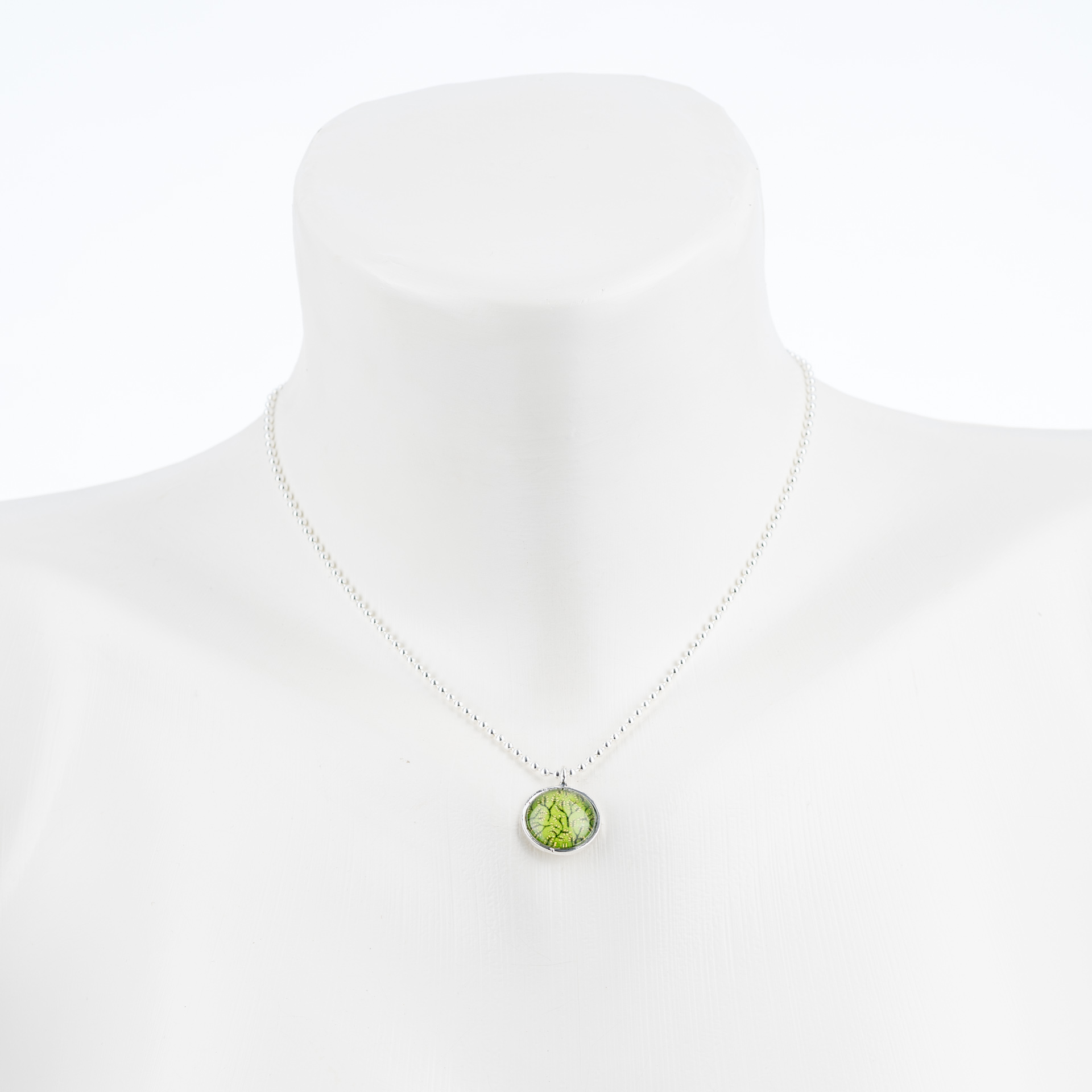 "Mandala" short necklace, dainty, with glass pendant, branches
