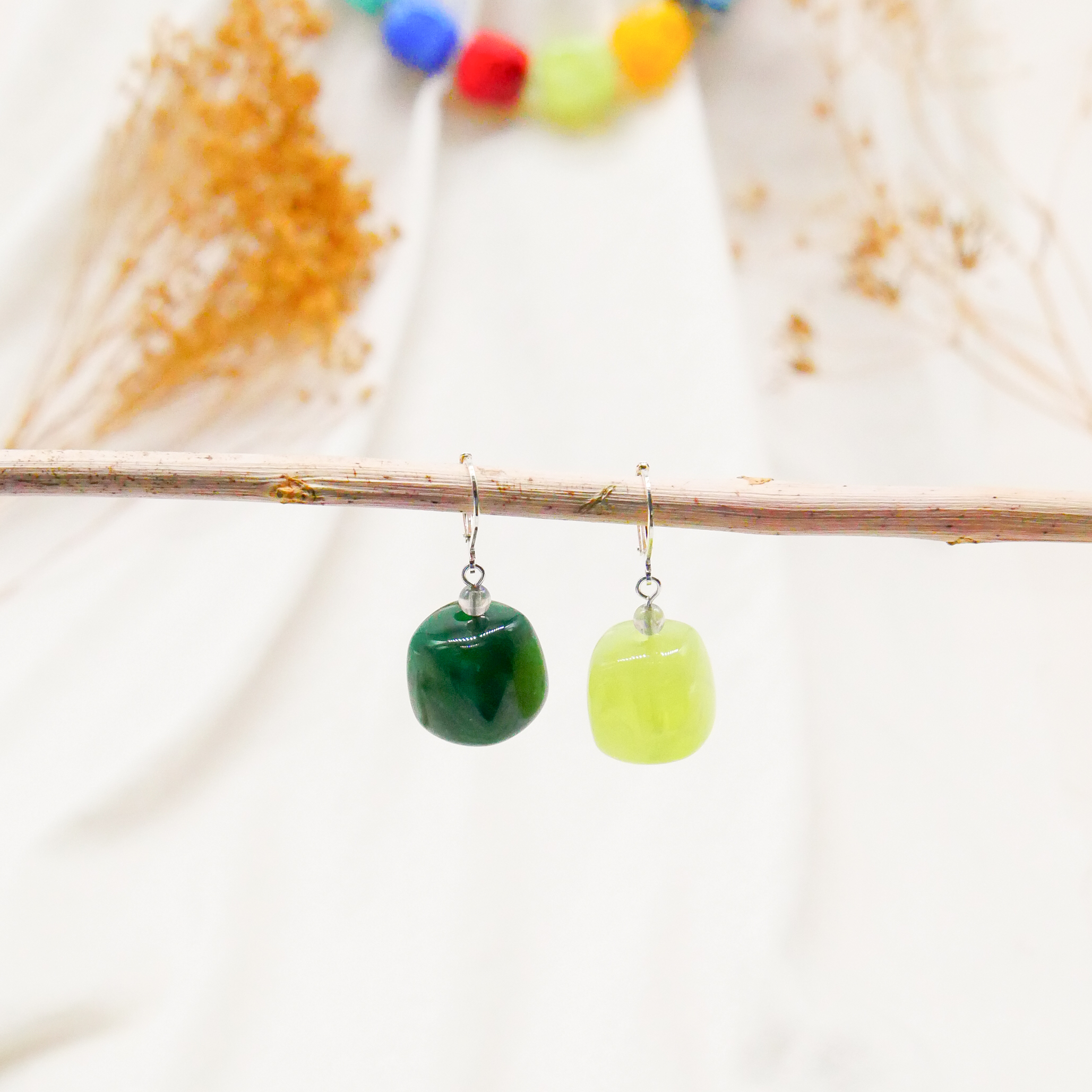"Summer-Feeling" Ohrring "Cube" Resin- und Papercoated Perlen, grün 