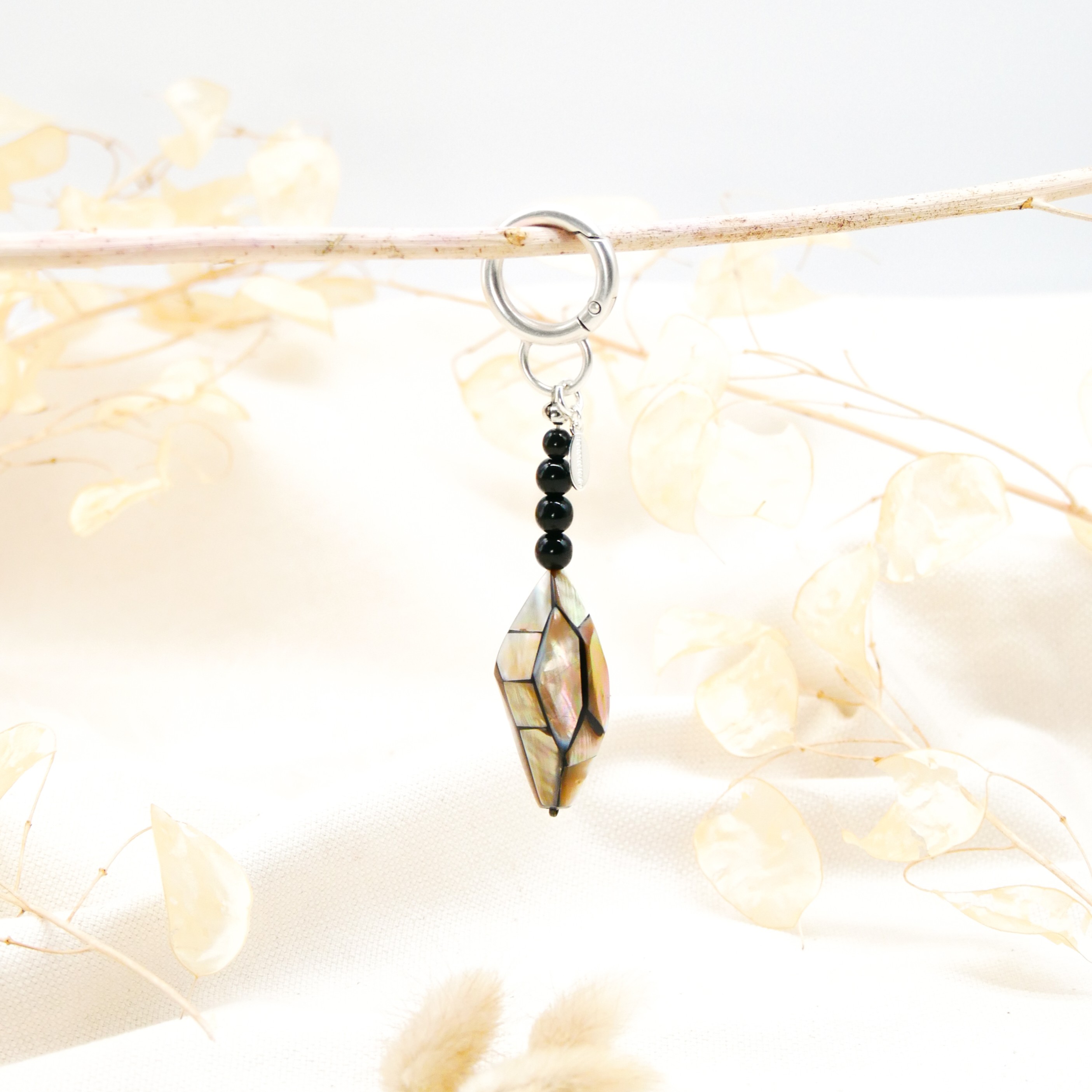 "Lucky Pendant" Anhänger, 1 Strang Glasperlen schwarz mit Designperle Brownlips "Lucky Pendant" Anhänger, 1 Strang Glasperlen schwarz mit Designperle Brownlips