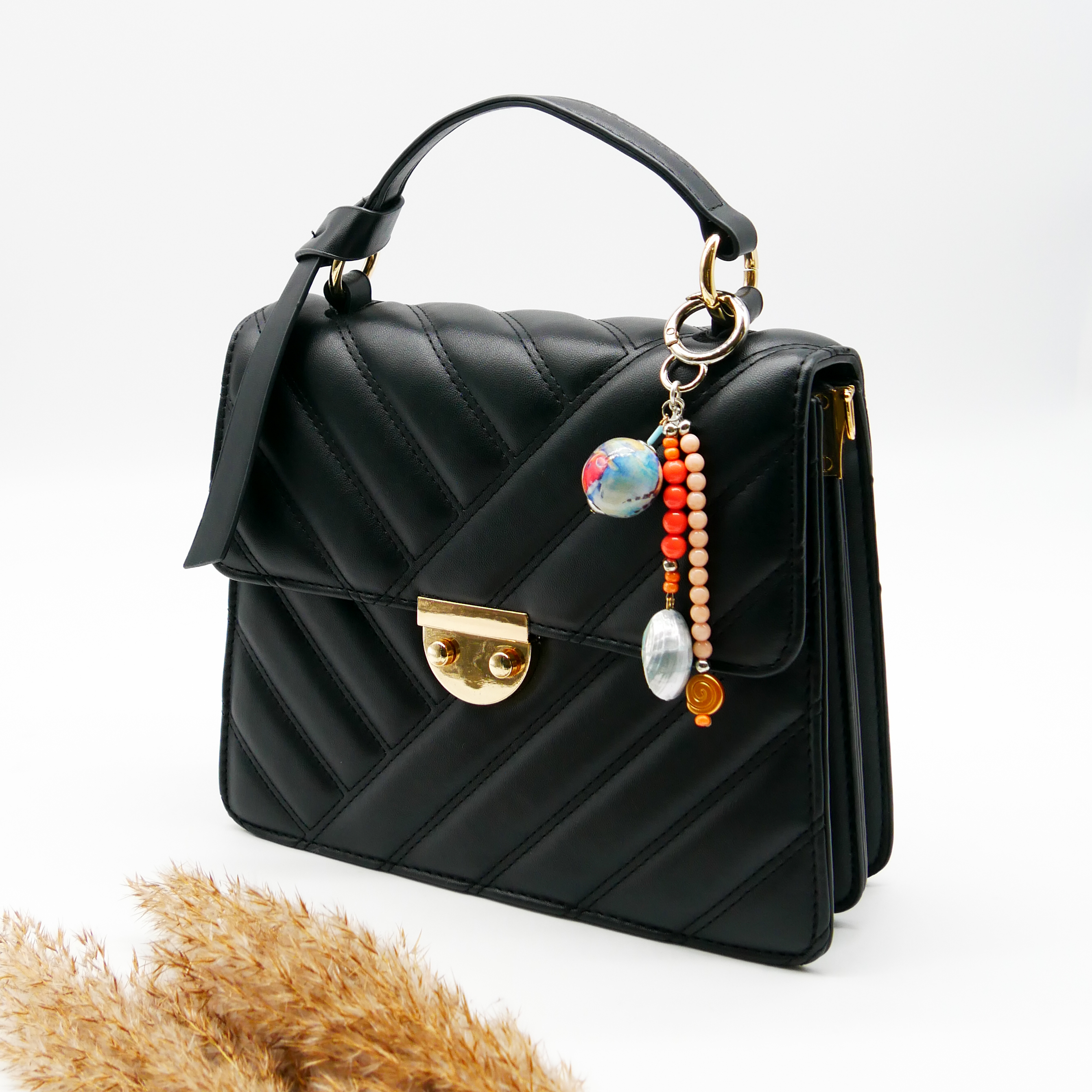 "Lucky Pendant" Anhänger, 2 Stränge Glas und Papercoated Kugel Ø ca. 27 mm 