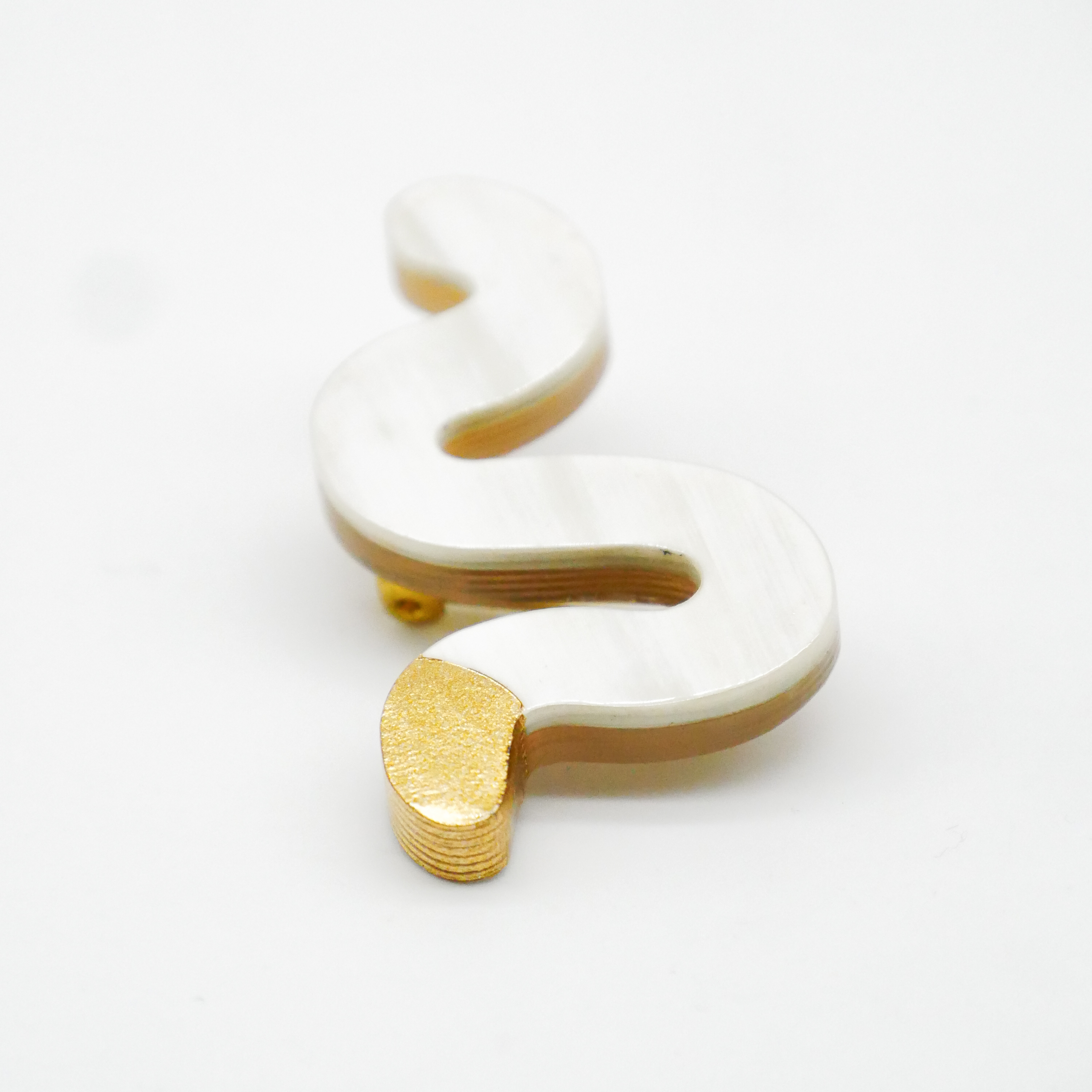  "Craft-Art", Brosche "Snake", weißes Horn, Lack gold 