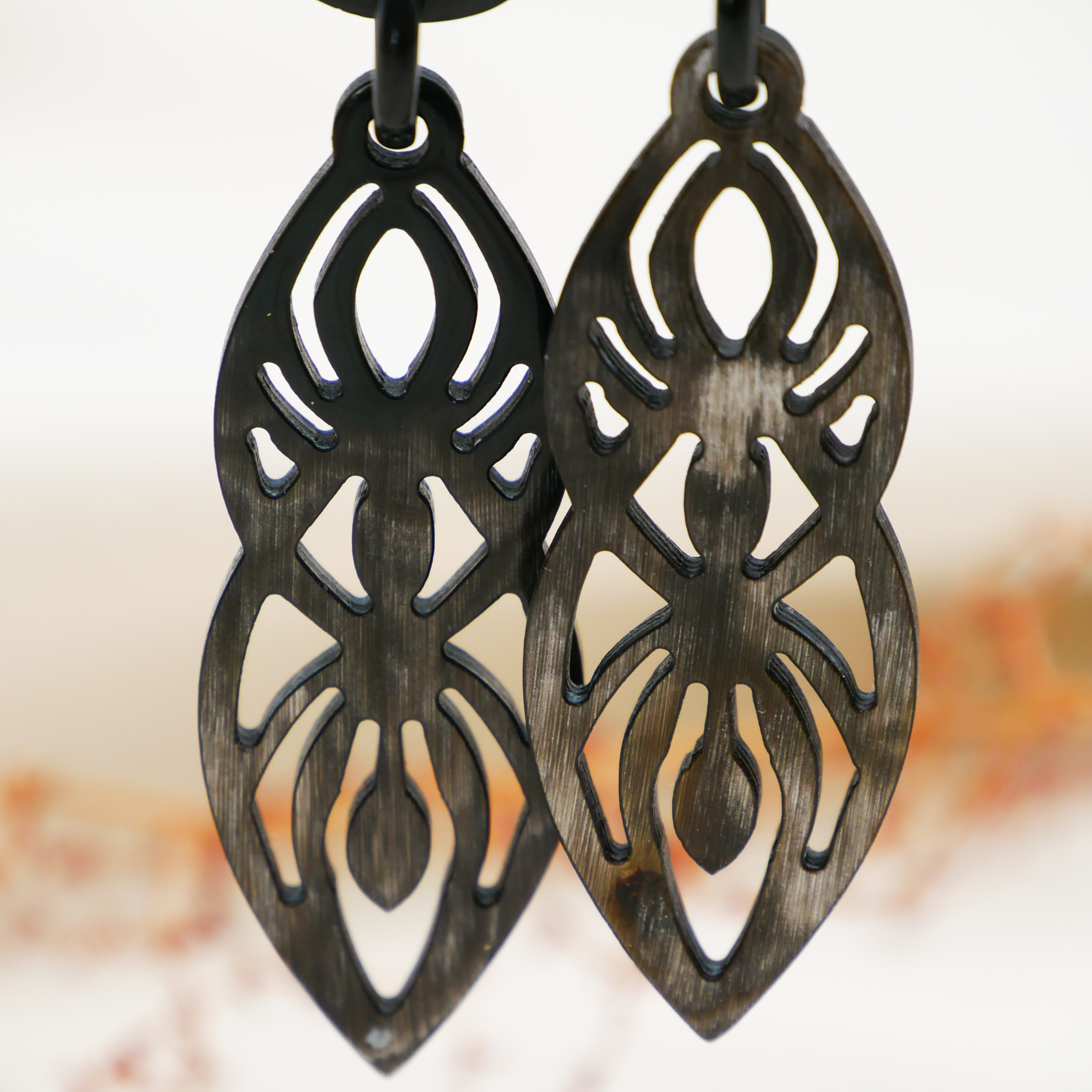 "Craft Art", Ohrring "Spider" marble Horn "Craft Art", Ohrring "Spider" marble Horn