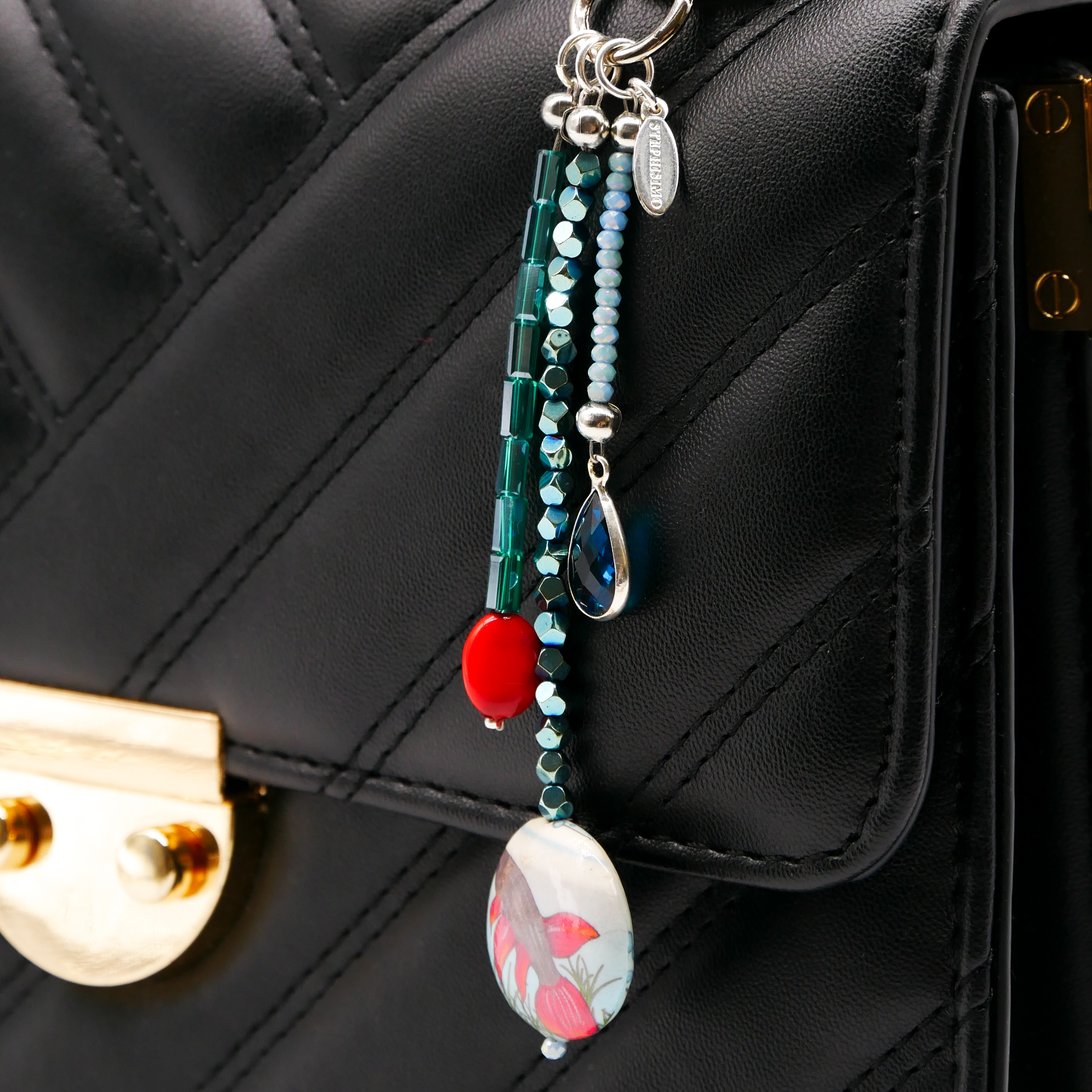 "Lucky Pendant" Anhänger, 3 Stränge Glasperlen mit Abschlussperle, grün - blau 