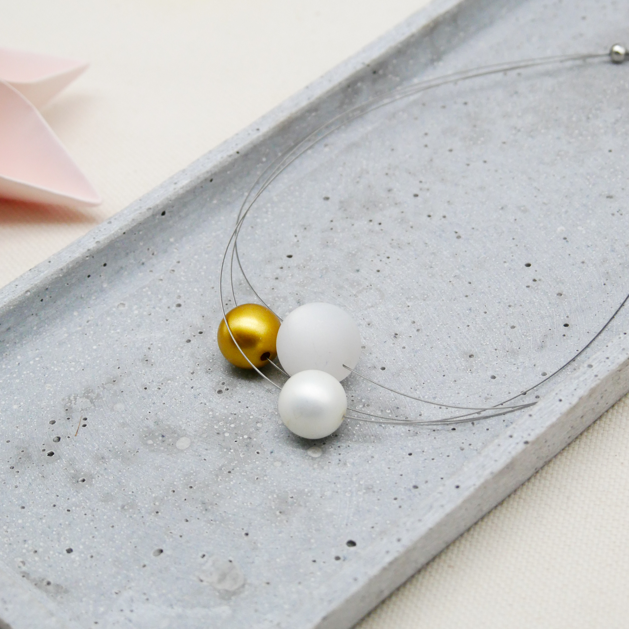  Color Explosion, kurze 3-Strang Kette "Planet" - Venus weiß-gold