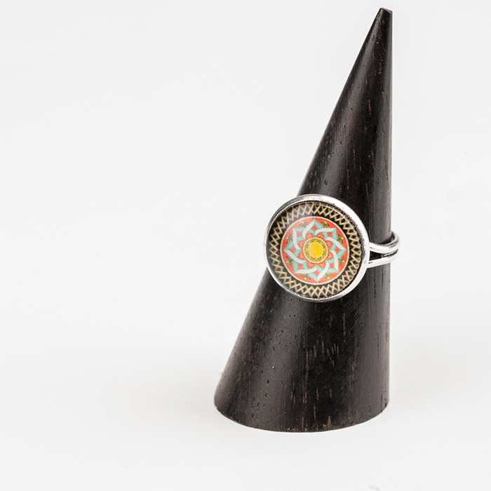 Ring "Mandala" mit Glasmuggel, schwarz-gold-orange
