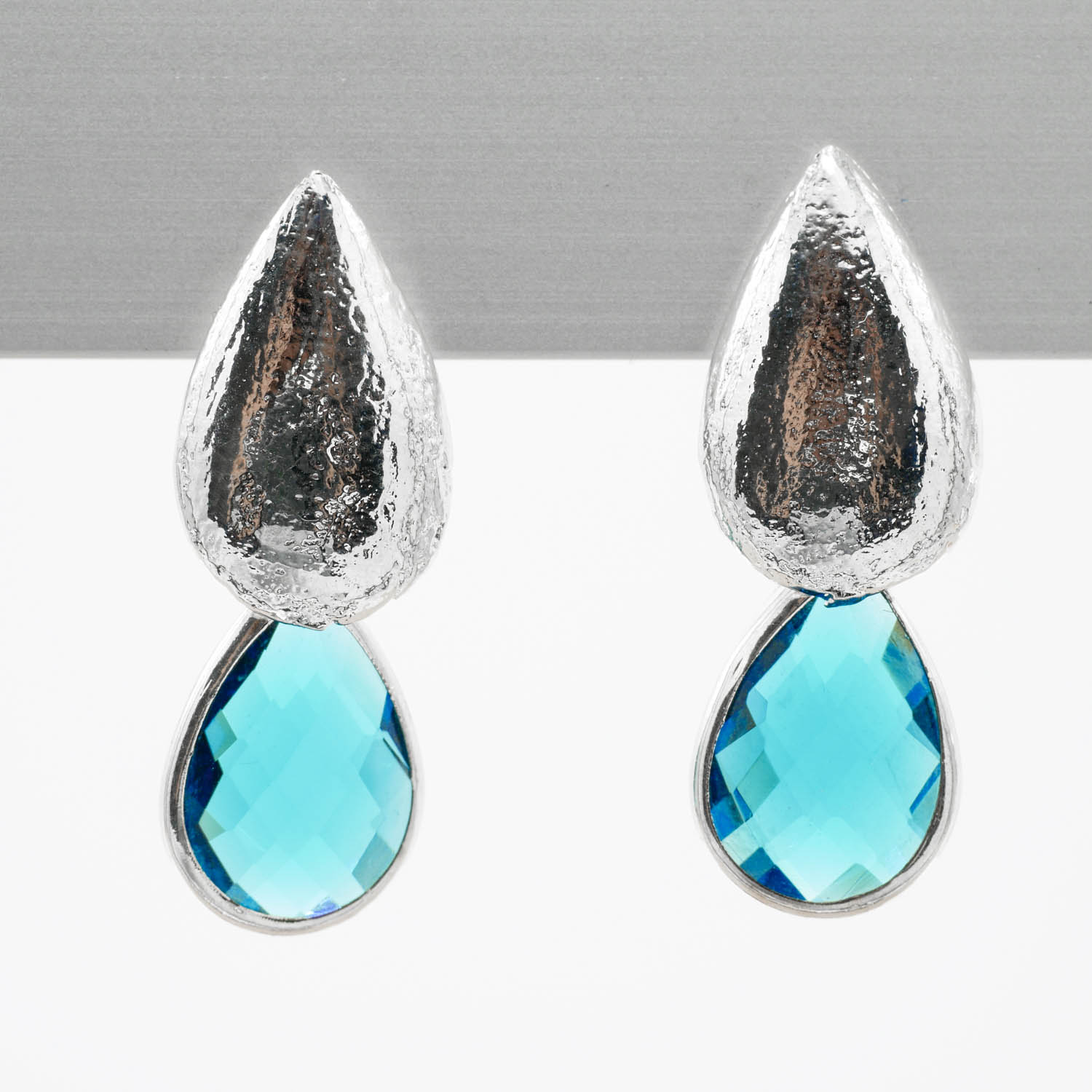 "Cut Drops" Ohrhänger "Drop" mit facettiertem Glastropfen - indicolite