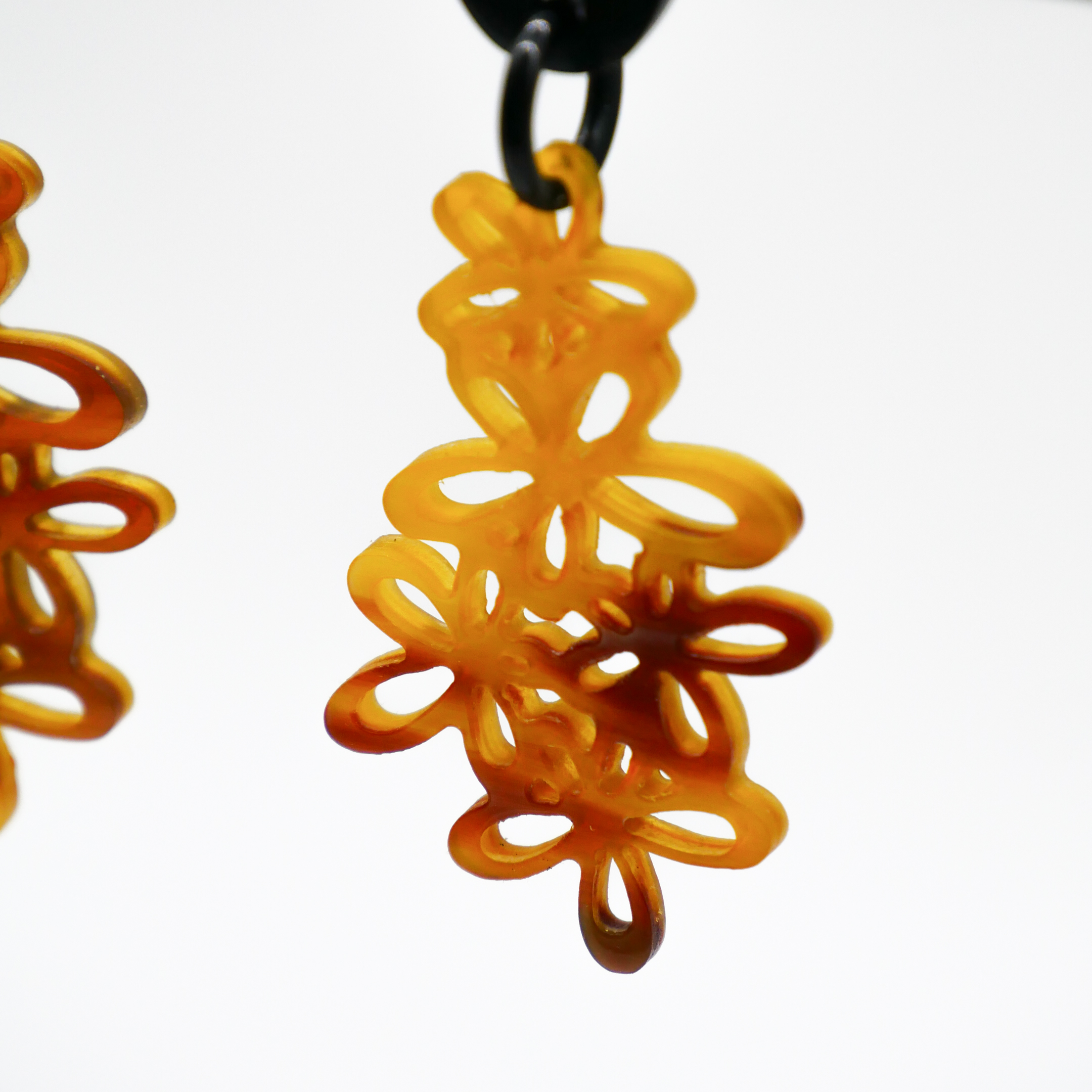 "Craft Art" Ohrring "Blütenzauber" schwarzes und braunes Horn