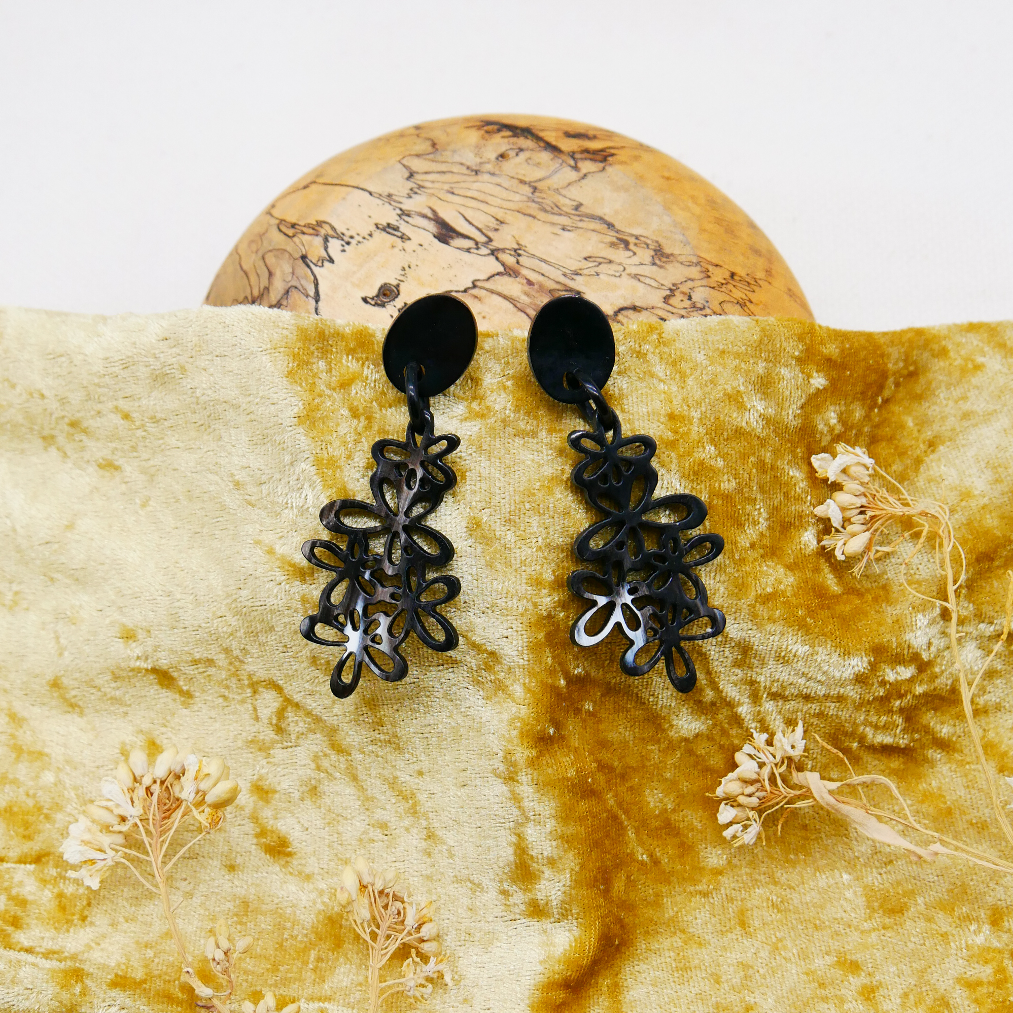 "Craft Art" Ohrring "Blütenzauber" schwarzes und marble Horn