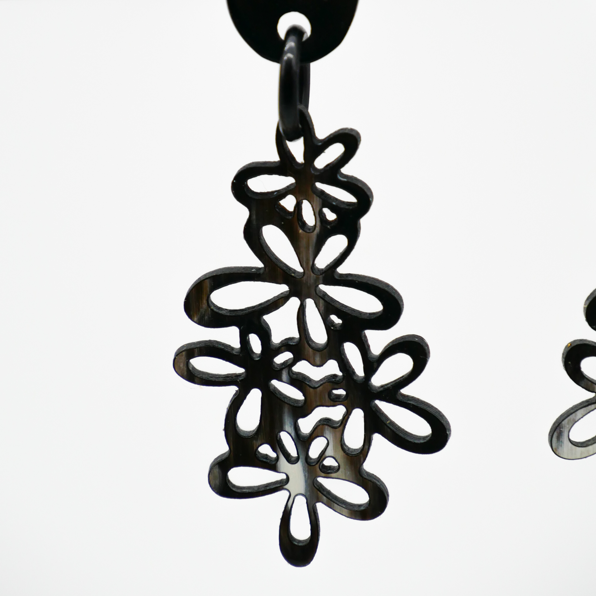 "Craft Art" Ohrring "Blütenzauber" schwarzes und marble Horn