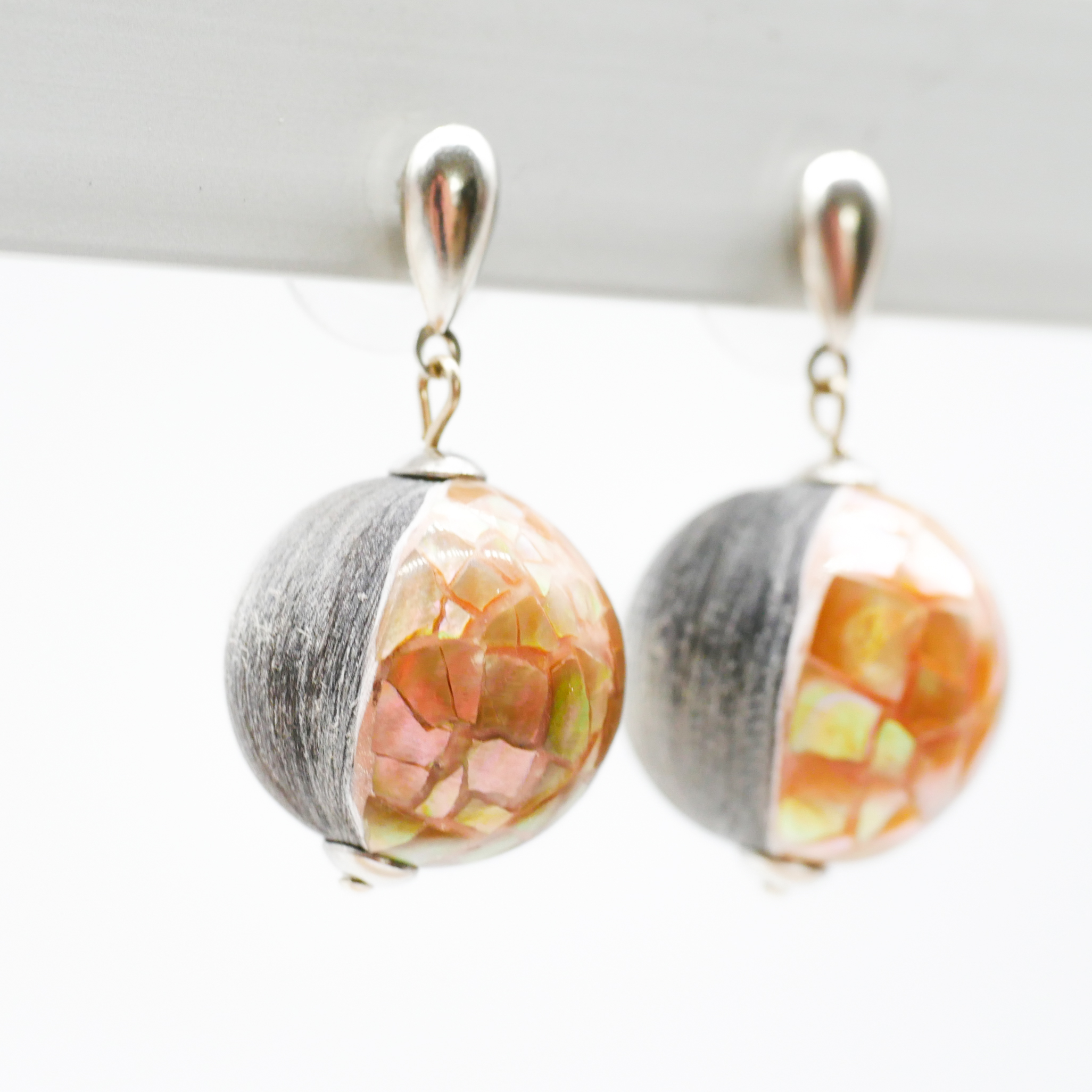 "Classic Ethnic",earring, grey horn, brownlip shell