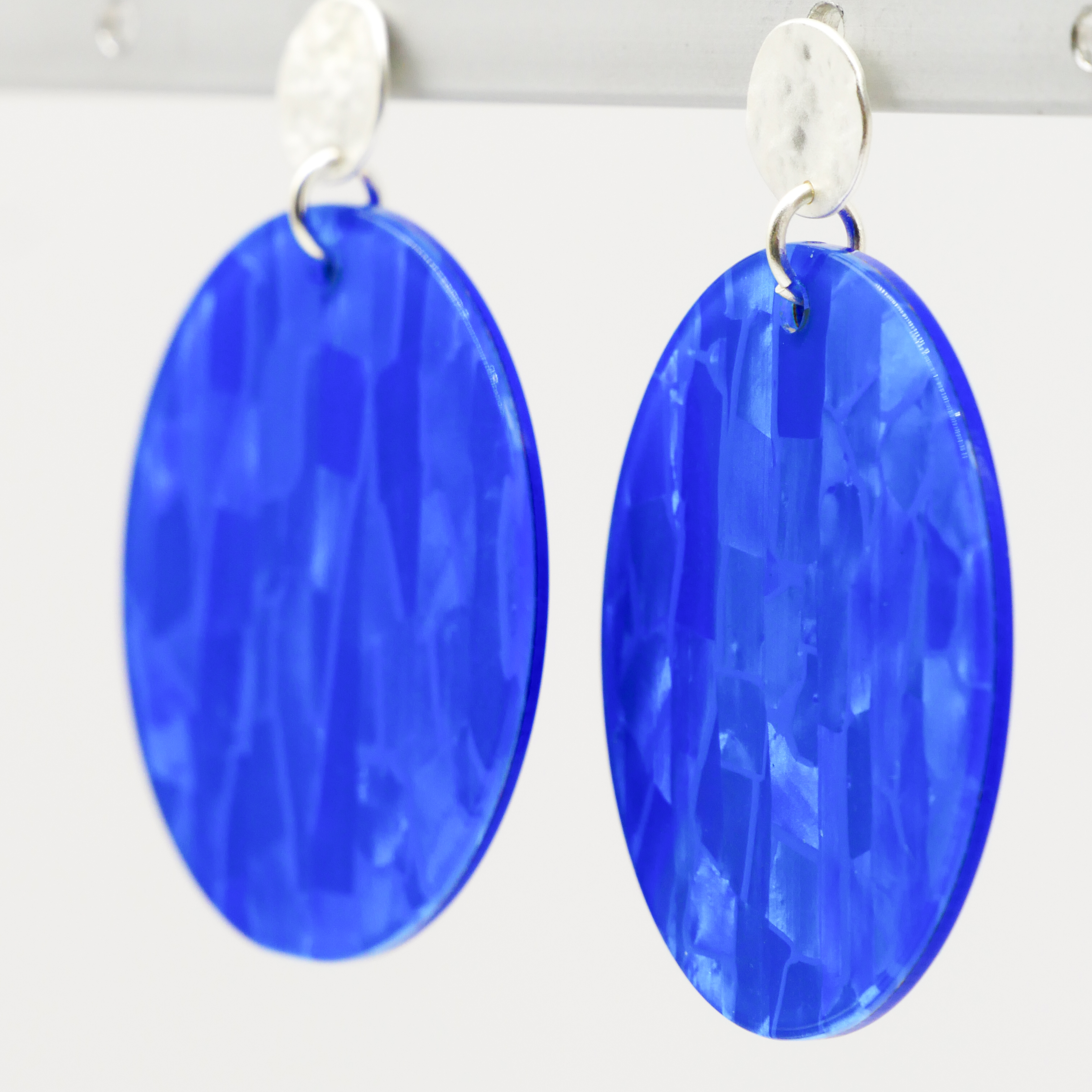 "Color Explosion", Ohrstecker Scheibe Ø 40 mm, Oberteil Ø 10 mm vergoldet, blue pearl "Color Explosion", Ohrstecker Scheibe Ø 40 mm, Oberteil Ø 10 mm vergoldet, blue pearl