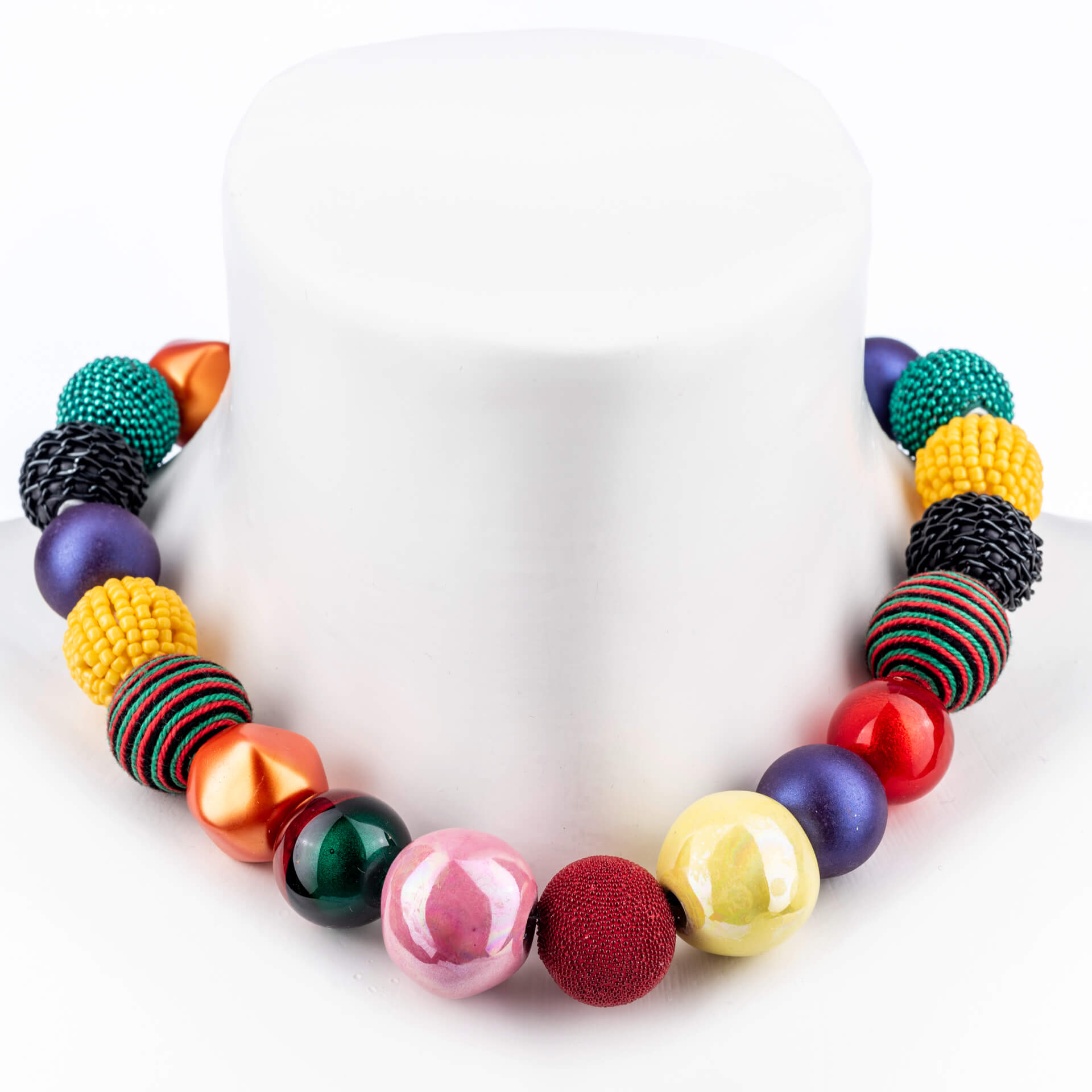 "Bollywood" Kette, Retrobunt