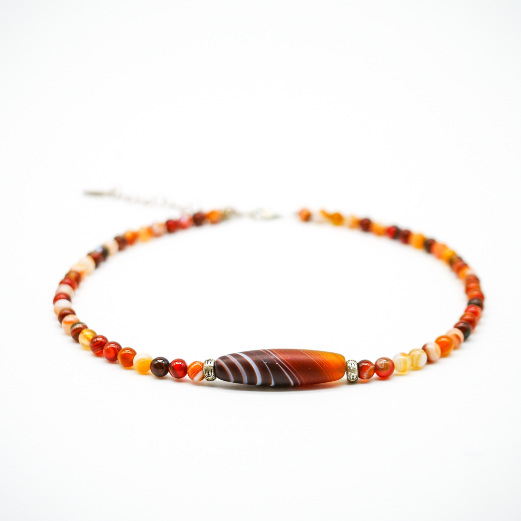 "Buddha" kurze Kette, moccafarbener Achat mit Achatolive