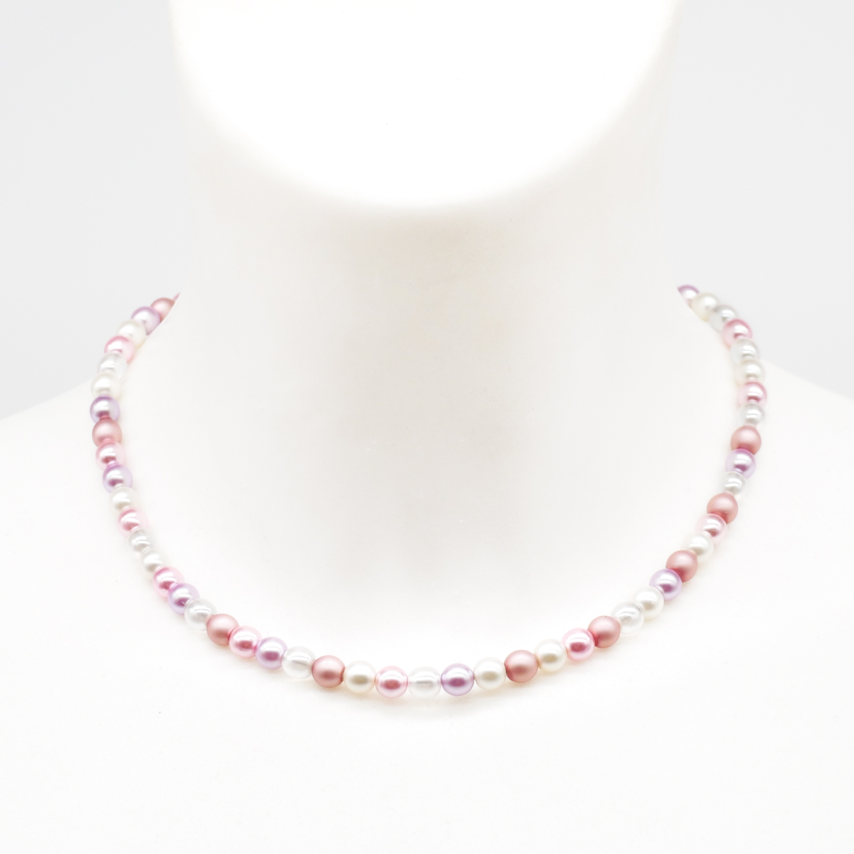 Short pearl necklace, rose