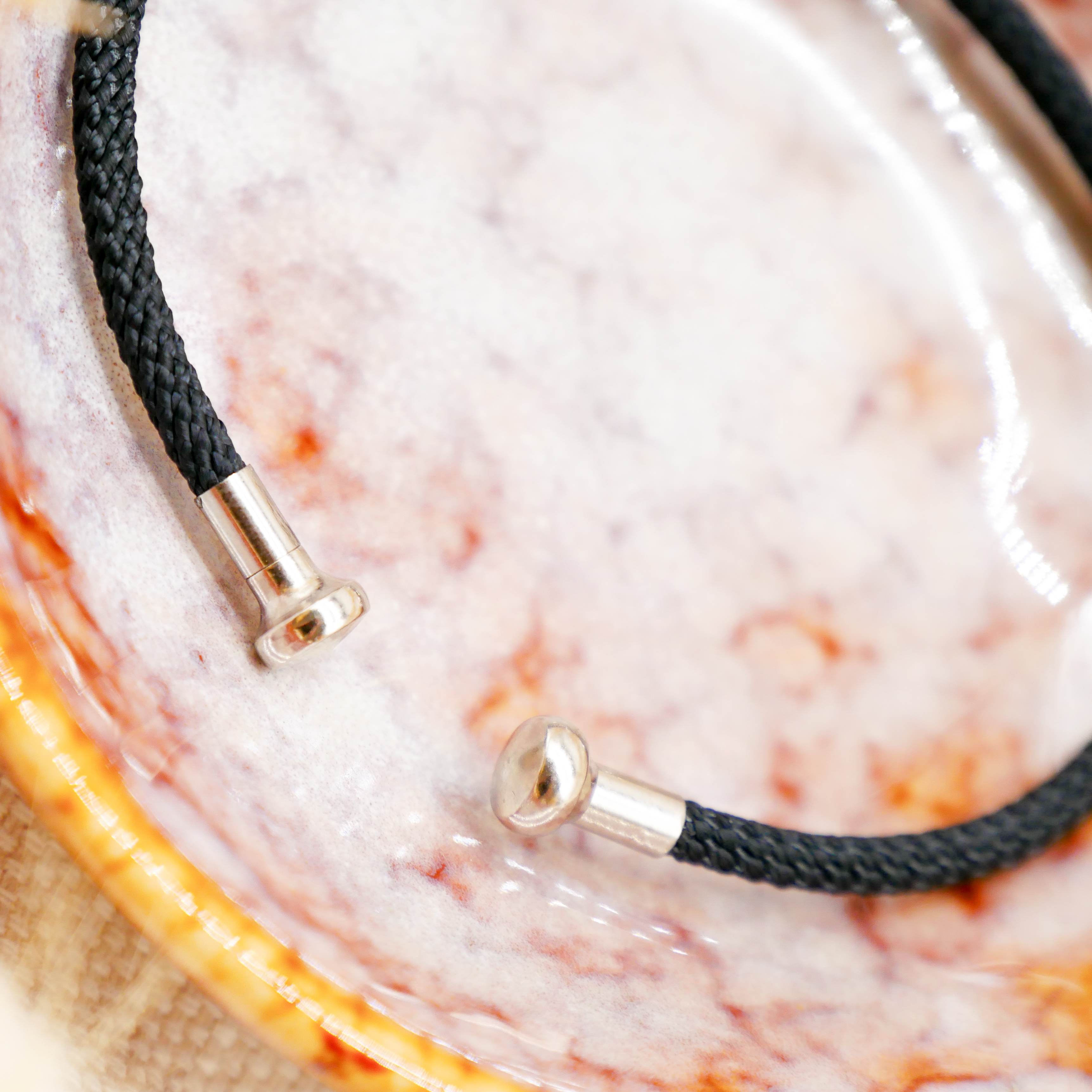 "Summer Feeling", schwarzes Armband mit abschraubbarer Endkappe silber "Summer Feeling", schwarzes Armband mit abschraubbarer Endkappe silber