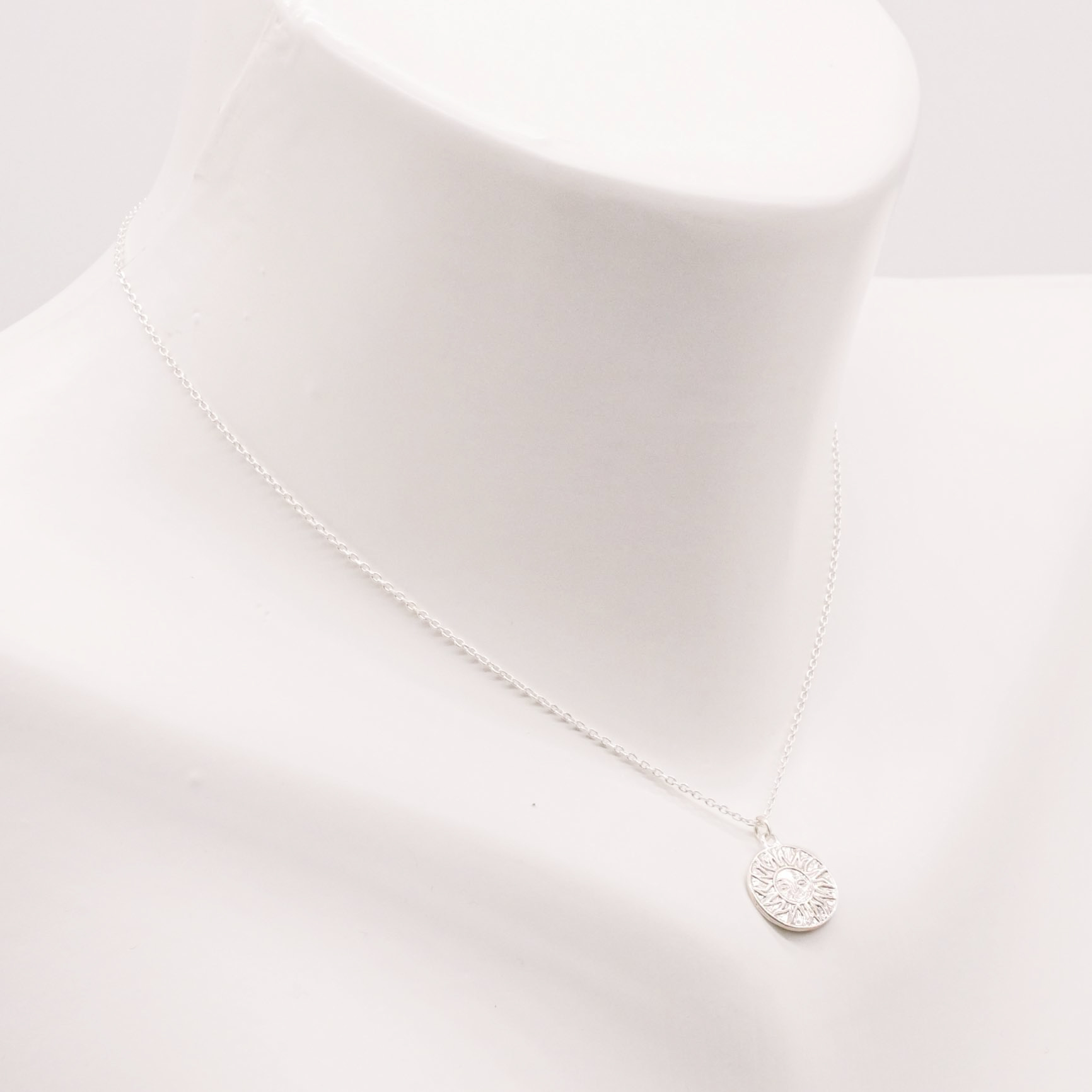 "Fine Filigré" feine kurze Metallkette,Sonne Motiv, versilbert