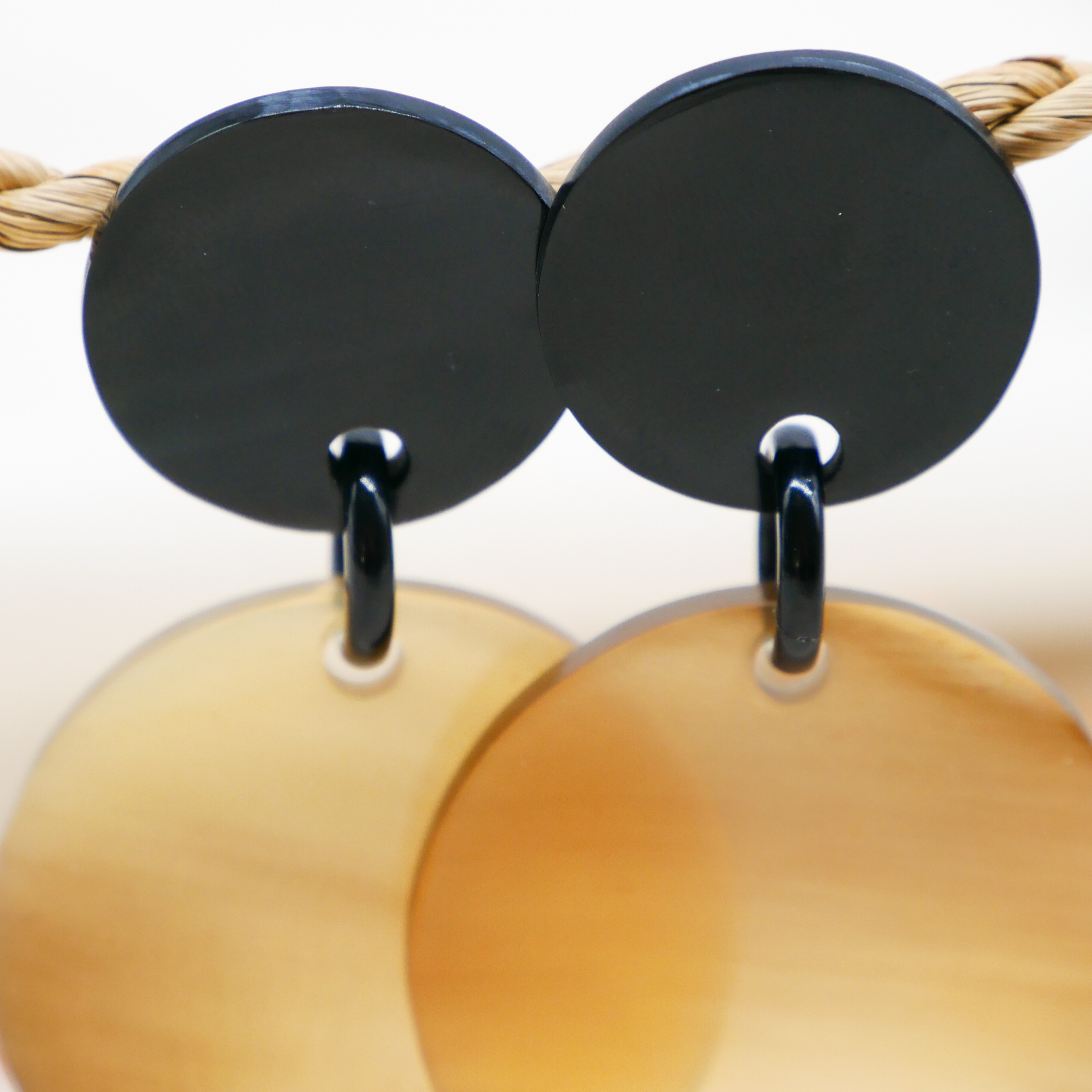 "Craft Art", Ohrring "zwei Scheiben" braunes Horn "Craft Art", Ohrring "zwei Scheiben" braunes Horn