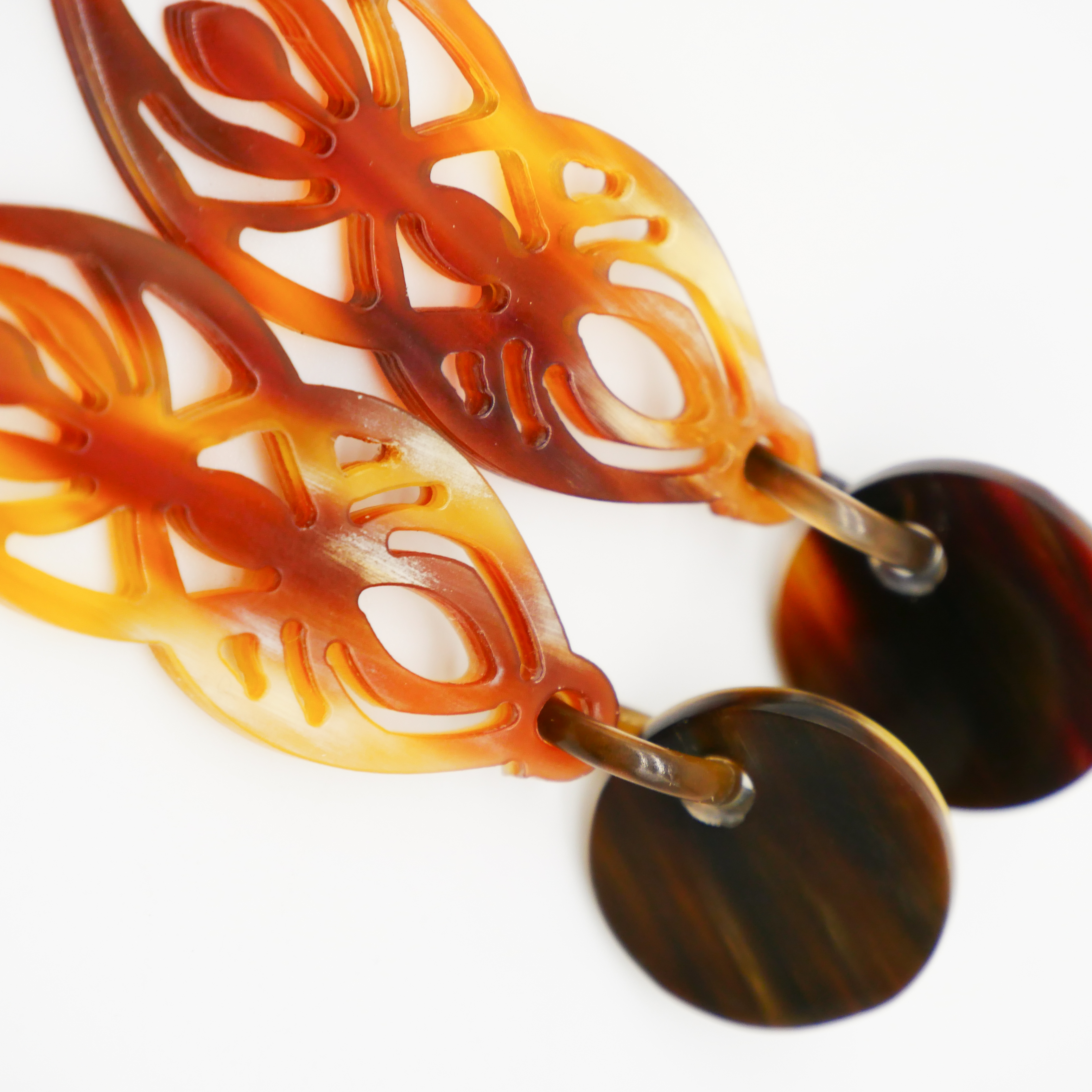 "Craft Art", Ohrring "Spider" braunes afrikanisches Horn "Craft Art", Ohrring "Spider" braunes afrikanisches Horn