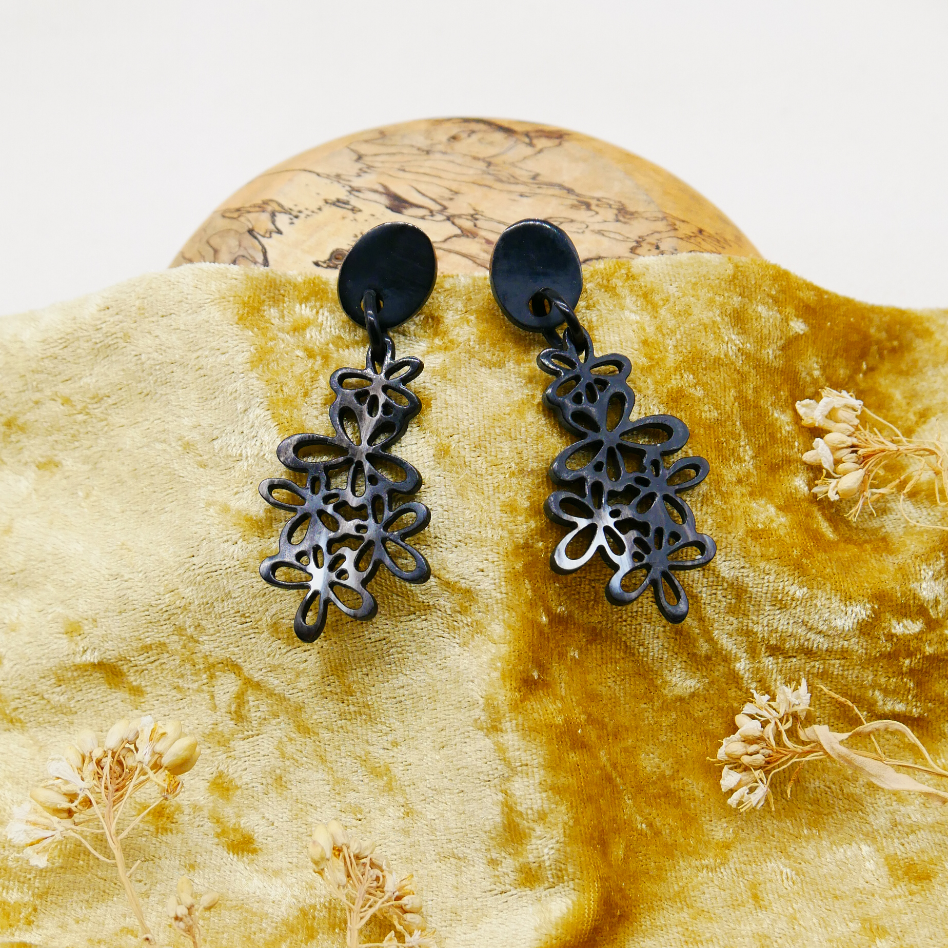 "Craft Art" Ohrring "Blütenzauber" schwarzes und marble Horn