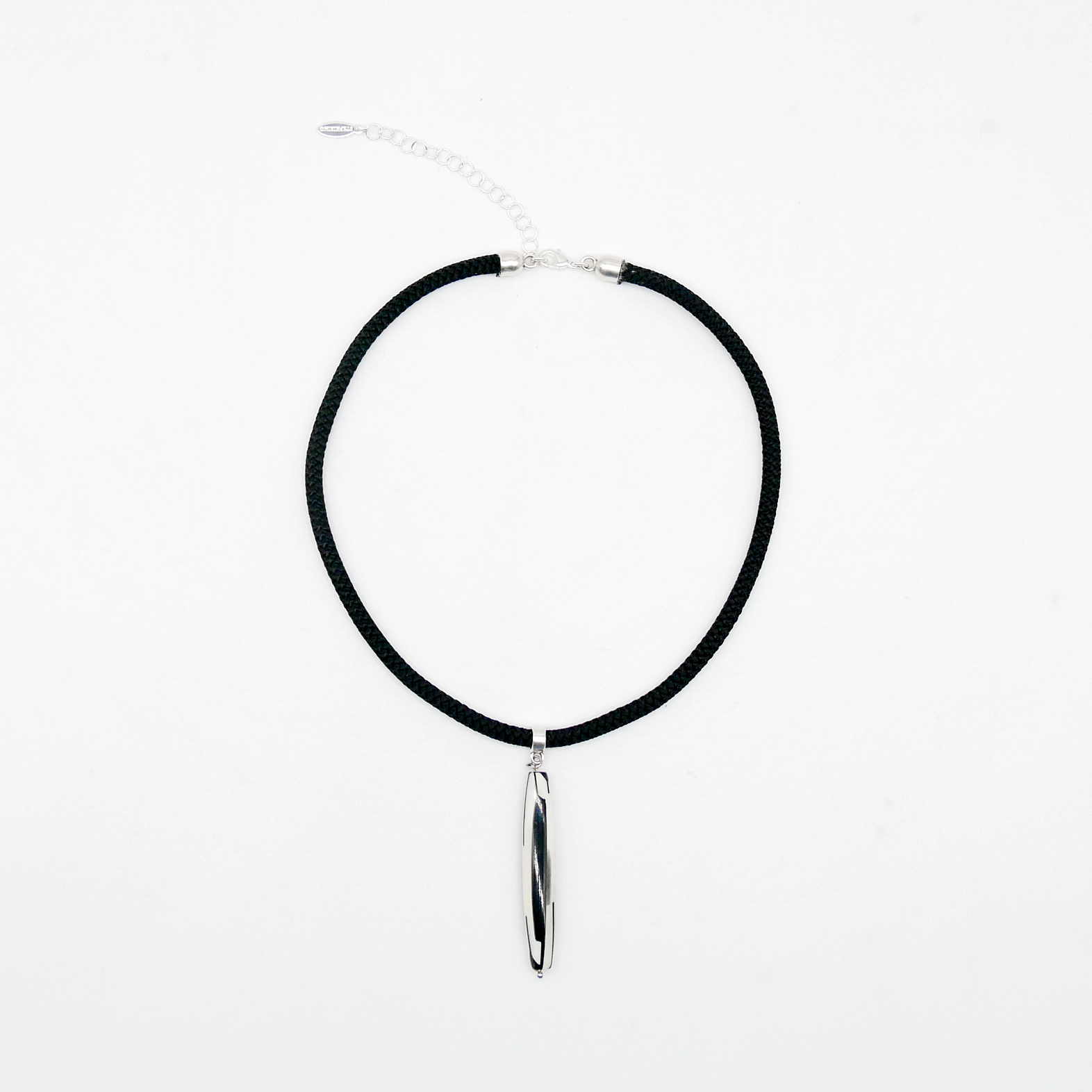 "Classic Ethnic" Halskette Cordband schwarz, gestreifte Knochenperle, 60 x 10 mm "Classic Ethnic" Halskette Cordband schwarz, gestreifte Knochenperle, 60 x 10 mm