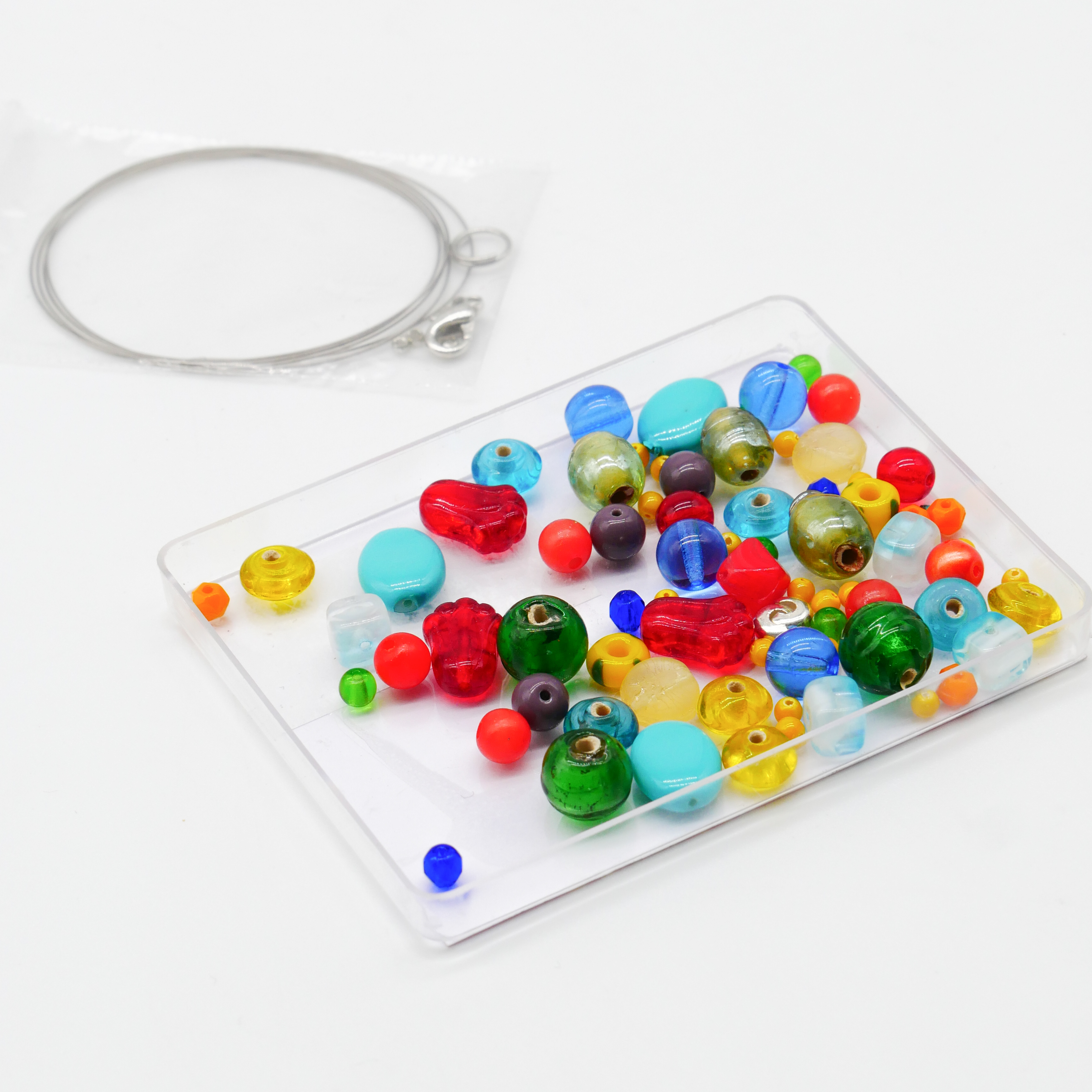 DIY kleine Schmuckbox, Kette Perlenwiese bunter Glasperlenmix DIY kleine Schmuckbox, Kette Perlenwiese bunter Glasperlenmix