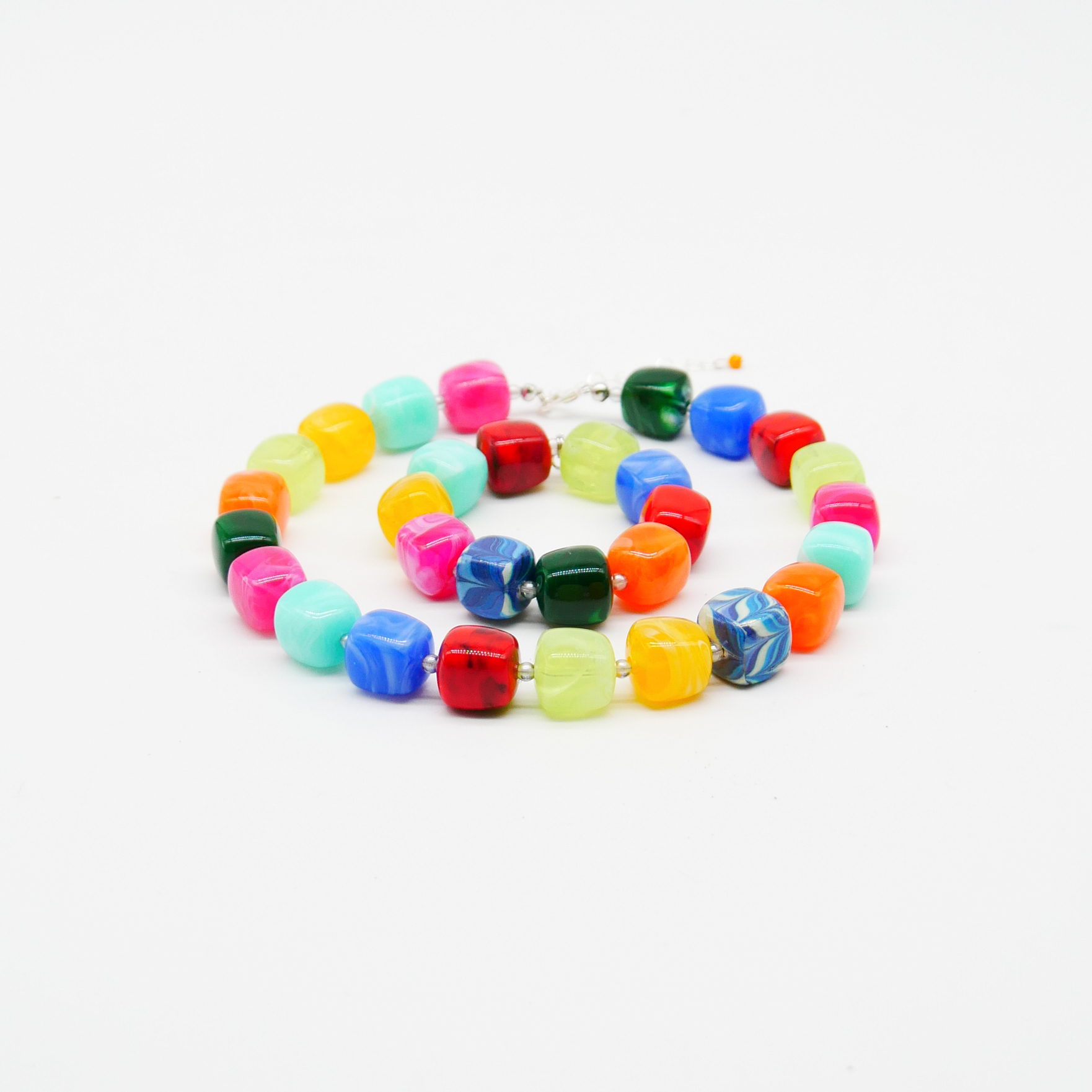 "Summer Feeling", kurze Kette "Cube" Resinperlen ca. 16 x 16 mm multicolor