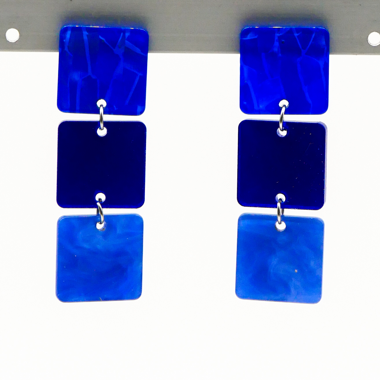 "Color Explosion", Ohrstecker 3er Ampel flache Quadrate 20 mm blue