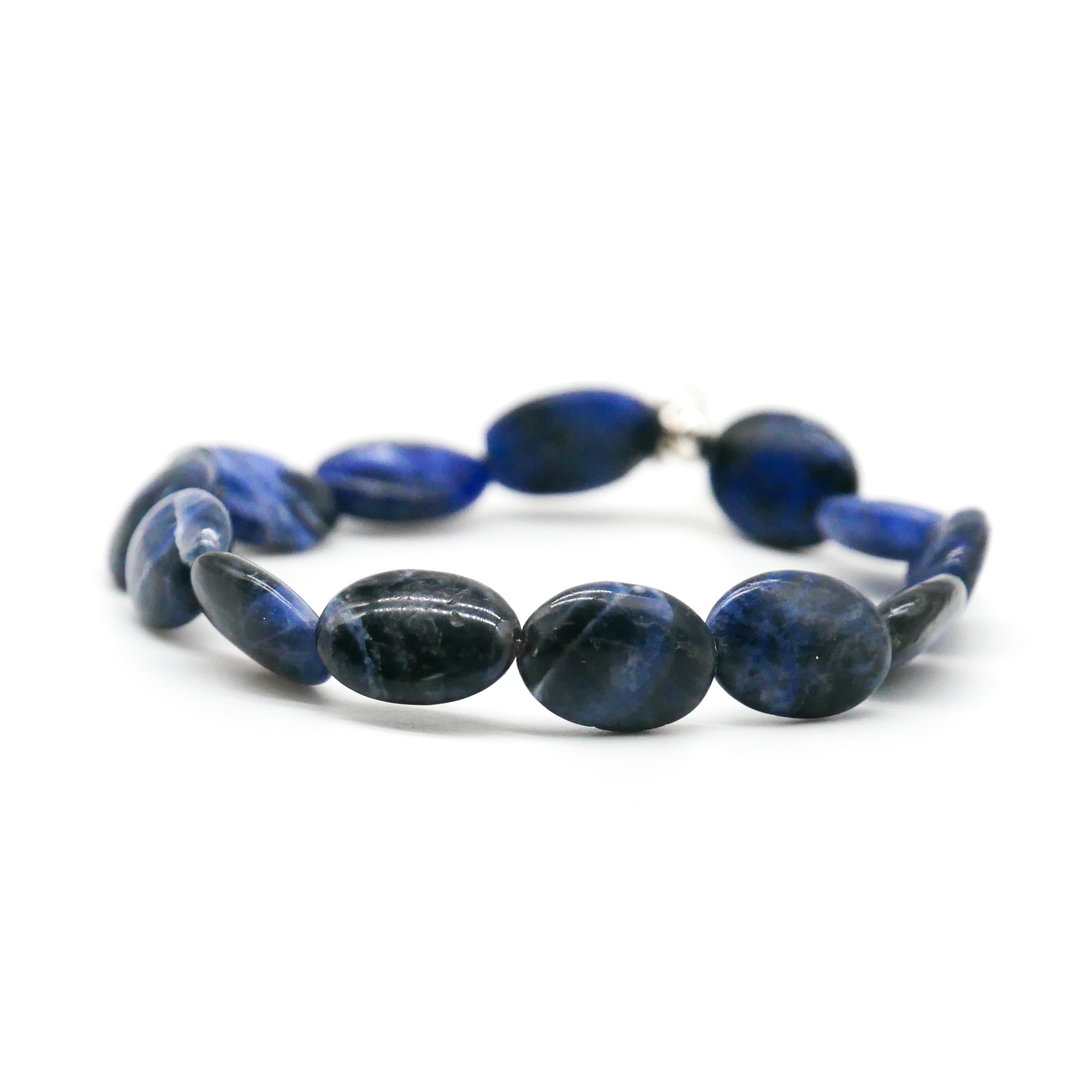  "Crystal Mountain", Armband auf Gummi Sodalit Oliven, 10 x 14 mm