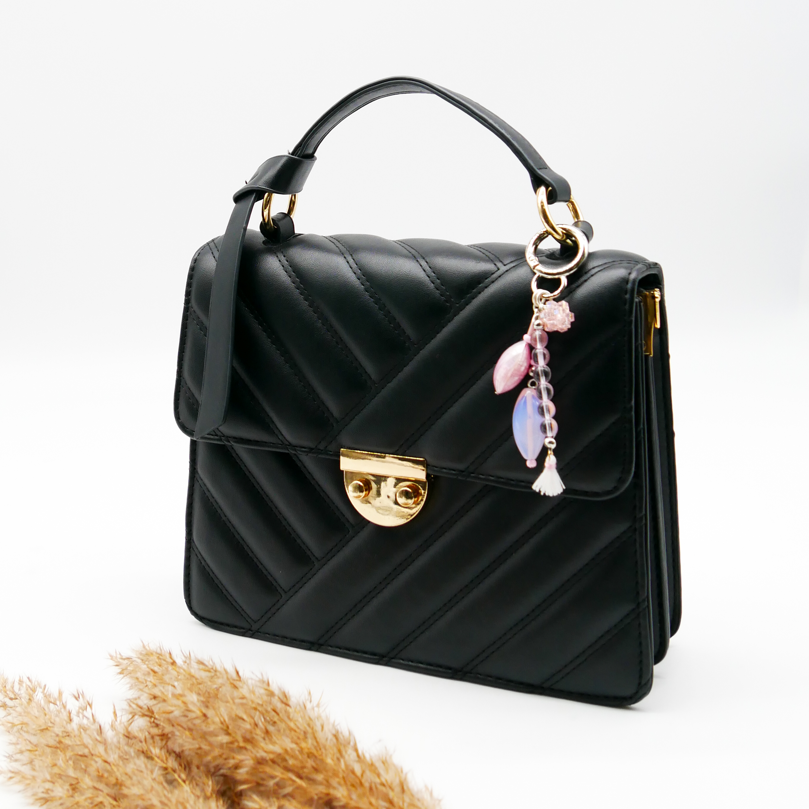 "Lucky Pendant" Anhänger, 3 Stränge Glas- und Muschelperlen, rose 