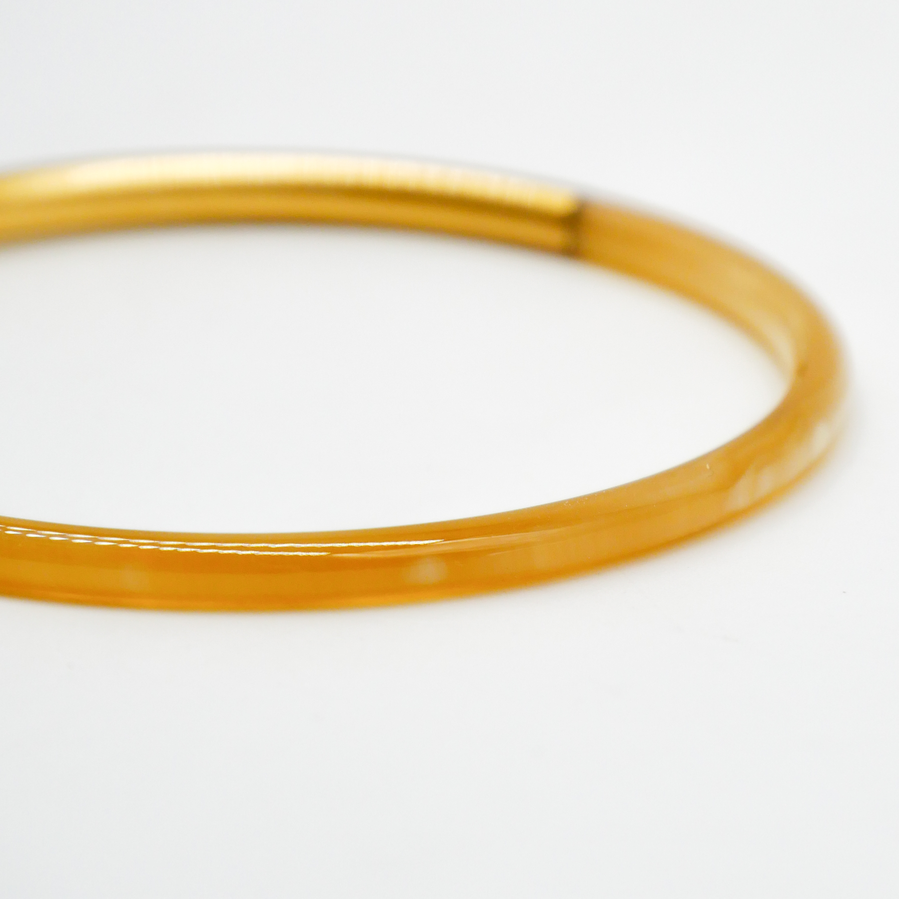  "Craft Art" zarter Armreif, weißes Horn, Lack gold