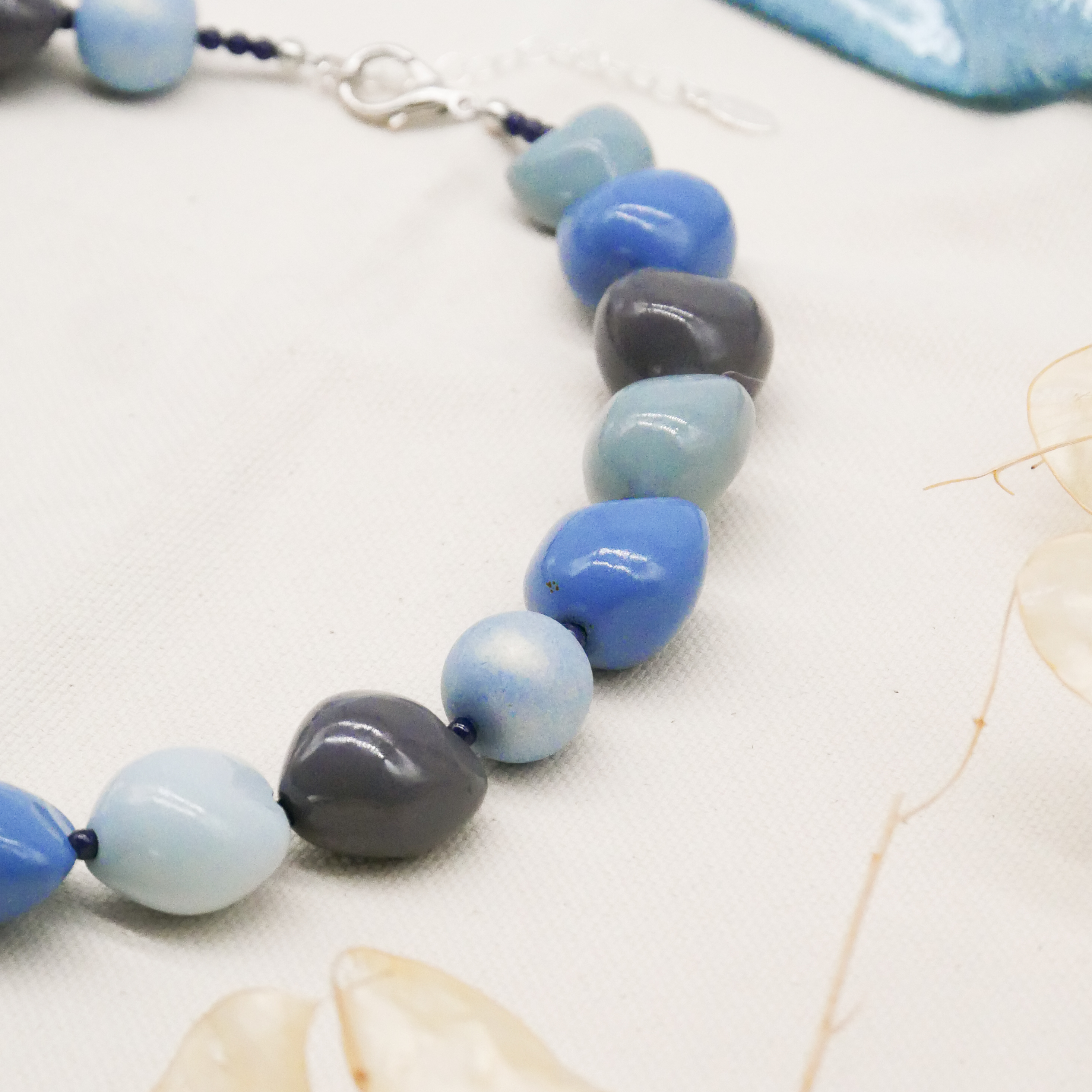  "Summer Feeling" Kette ca. 60 cm, Lumba Samen, Glasperlen, blue petrol