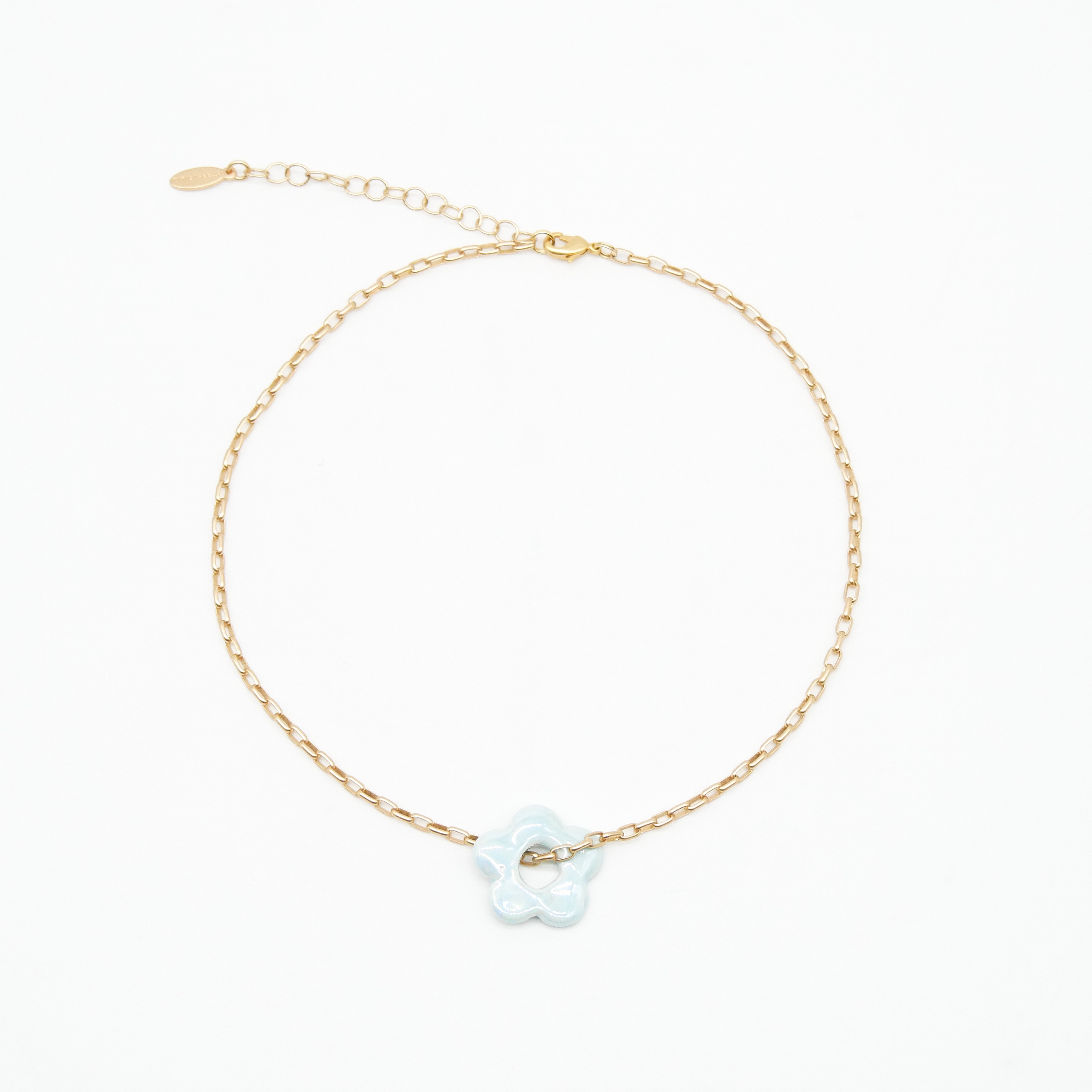 "Summer-Feeling", Kurze Metallkette vergoldet, Keramikblume blue "Summer-Feeling", Kurze Metallkette vergoldet, Keramikblume blue