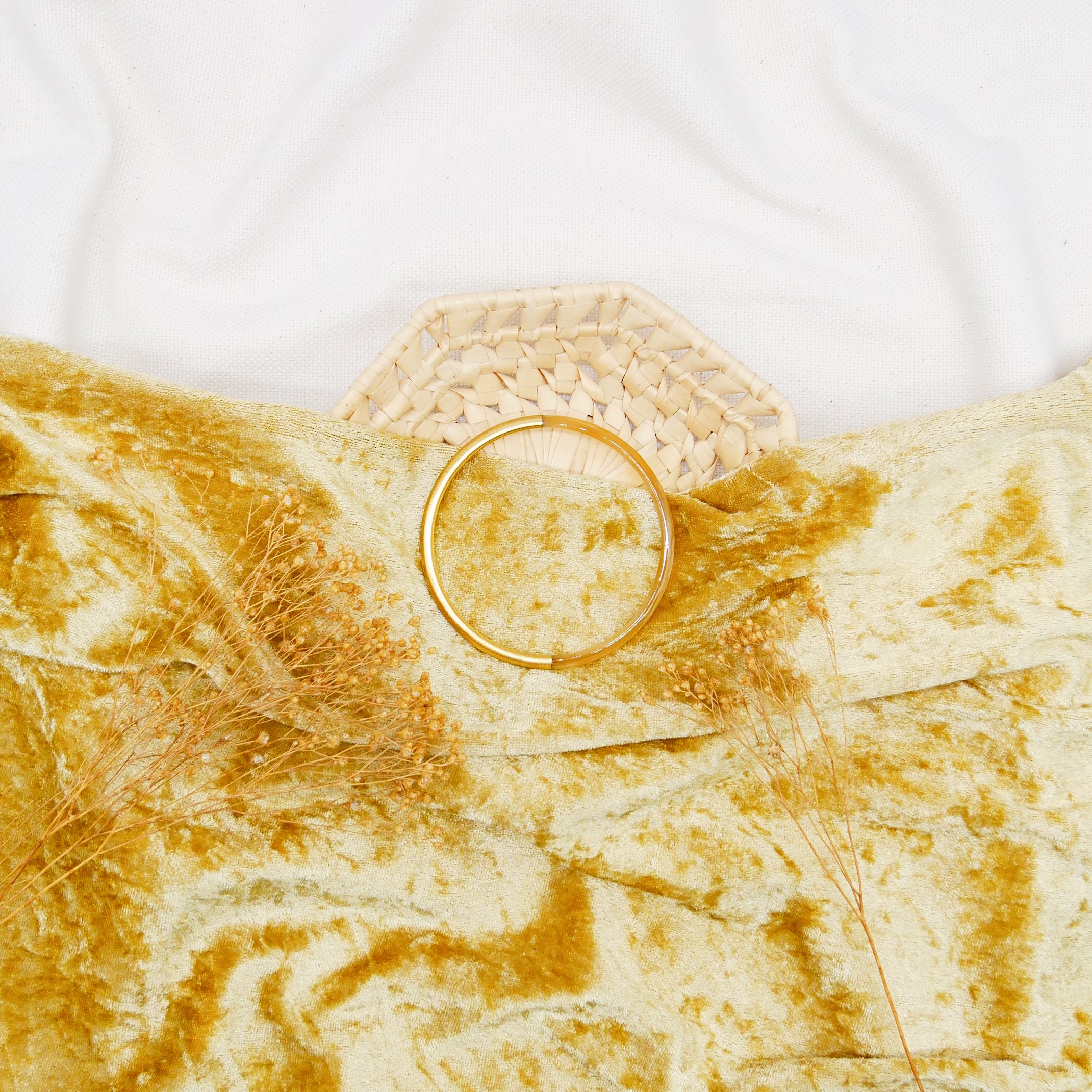  "Craft Art" zarter Armreif, weißes Horn, Lack gold