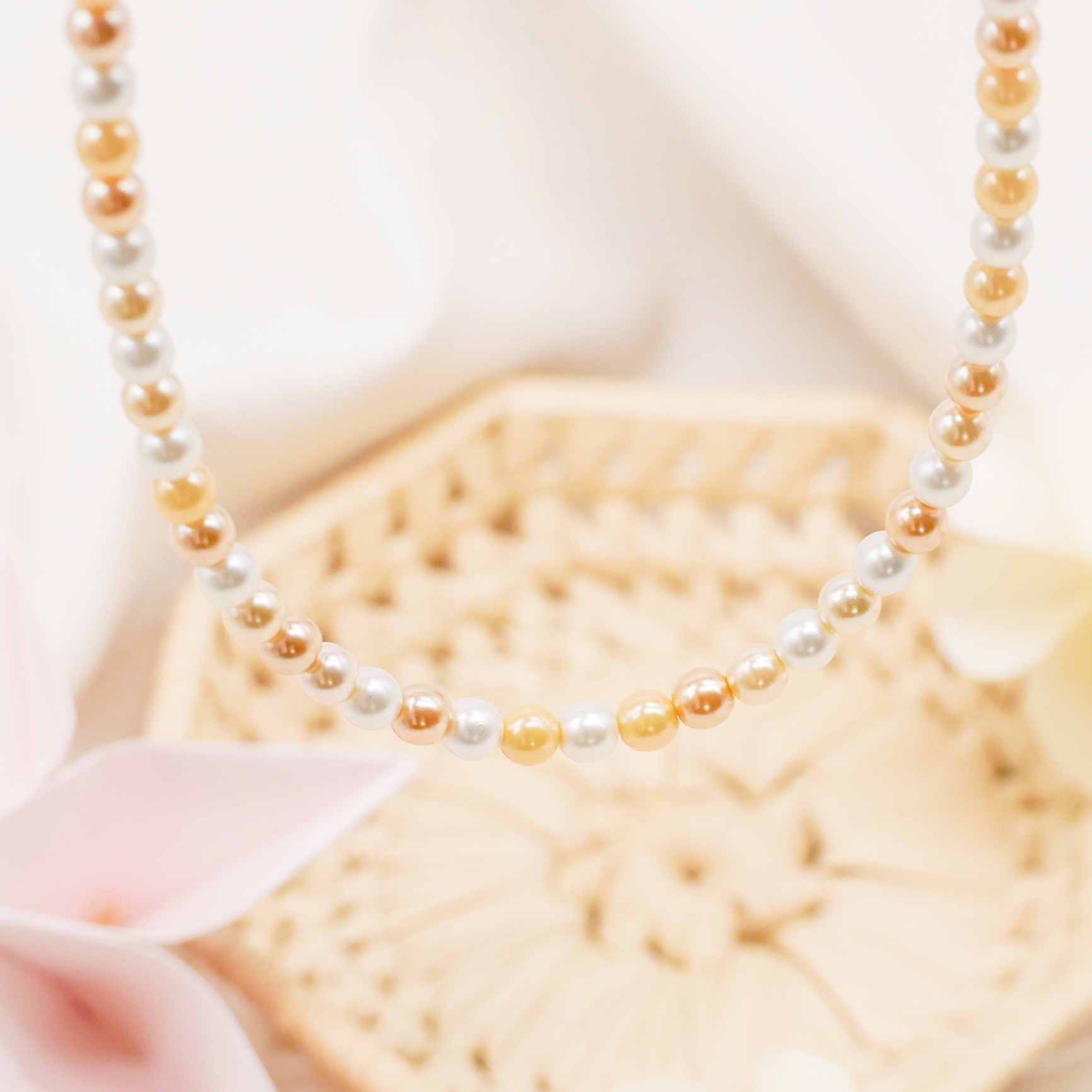 Short pearl necklace, orange