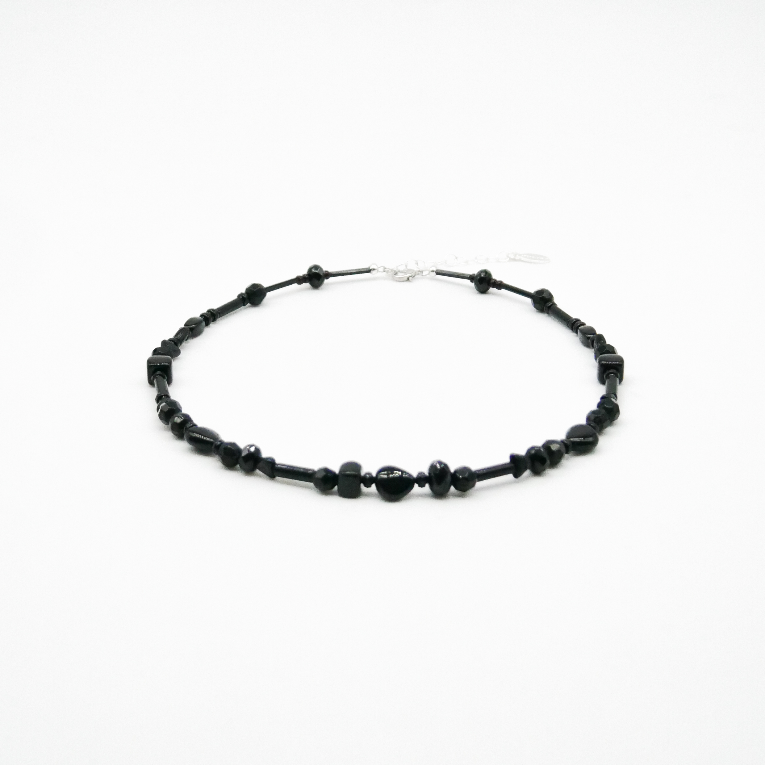  "Jet Schmuck" Kette ca. 48 cm schwarze Glasperlen, verschiedene Formen