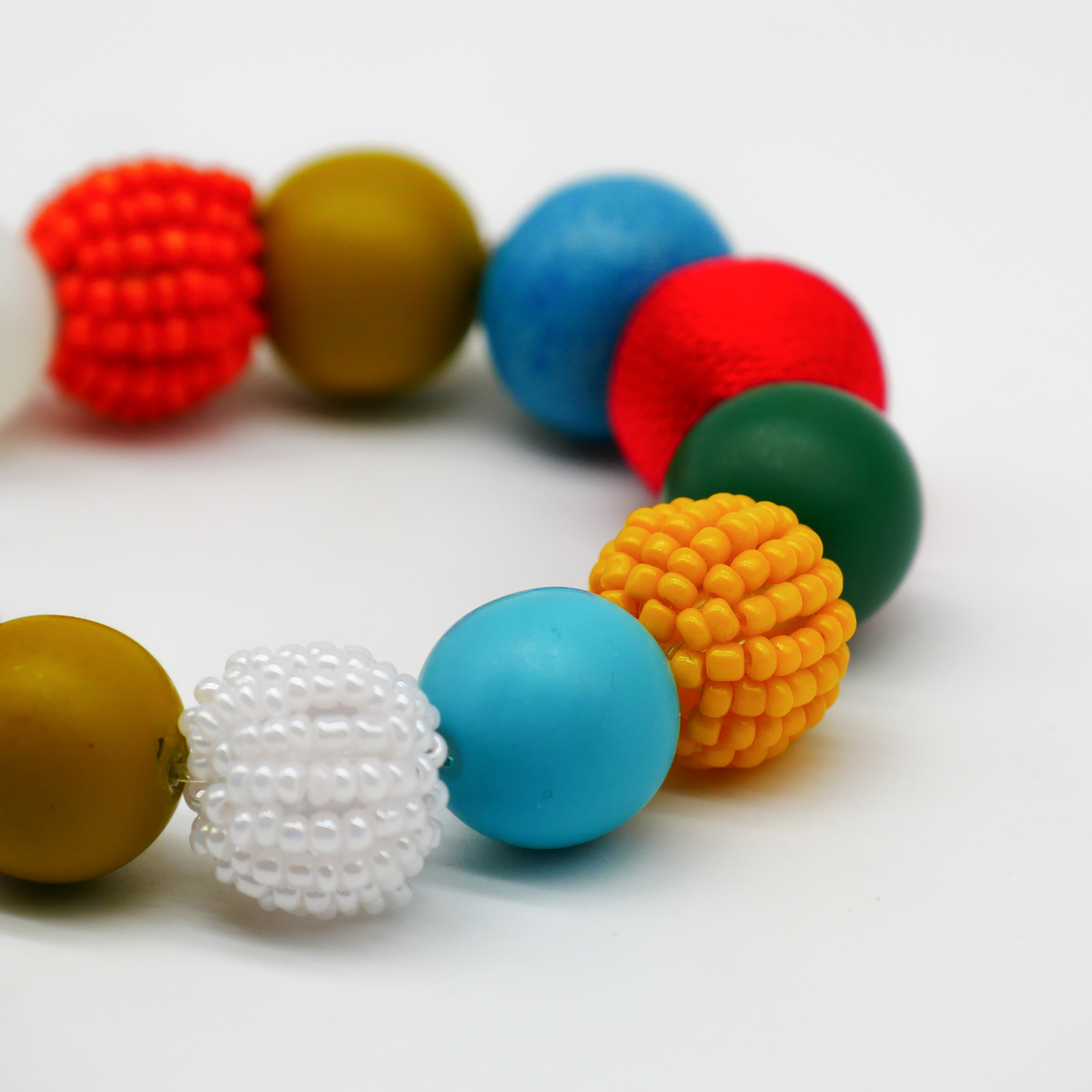 "Bollywood" Armband auf Gummi, bunt