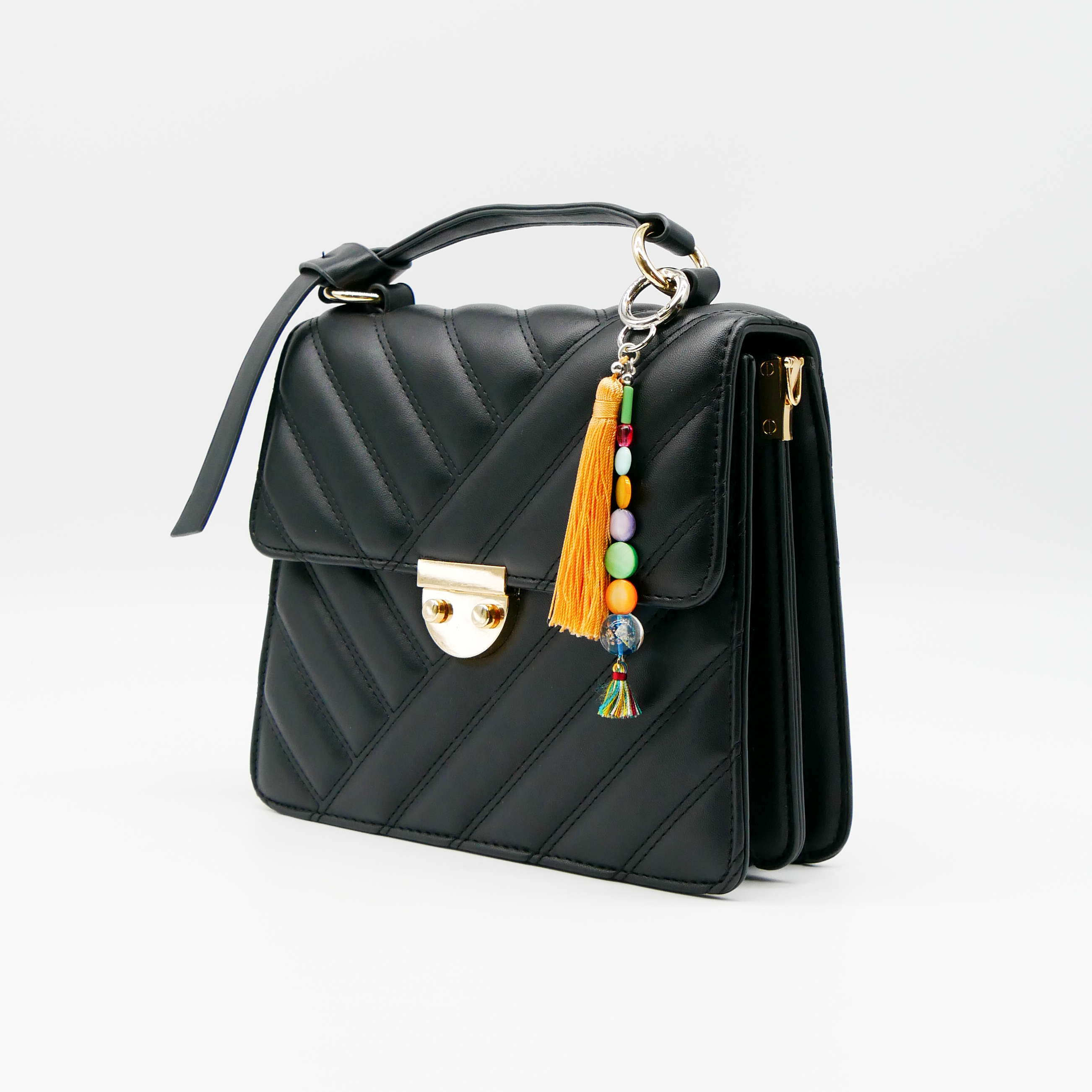 "Lucky Pendant" Anhänger, 1 Strang bunte Muschelperlen, Glasperle und große Quaste 