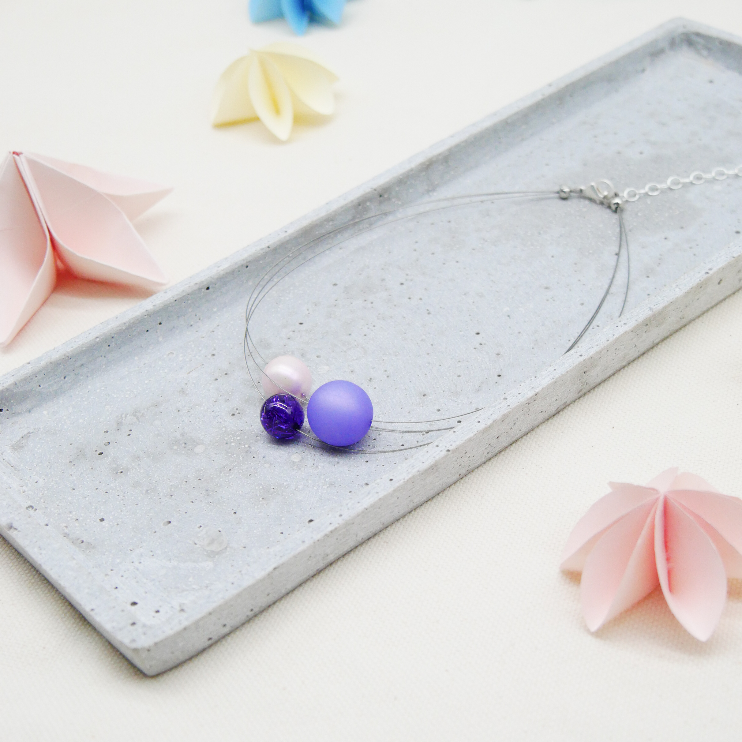  Color Explosion, kurze 3-Strang Kette "Planet" - Saturn lila