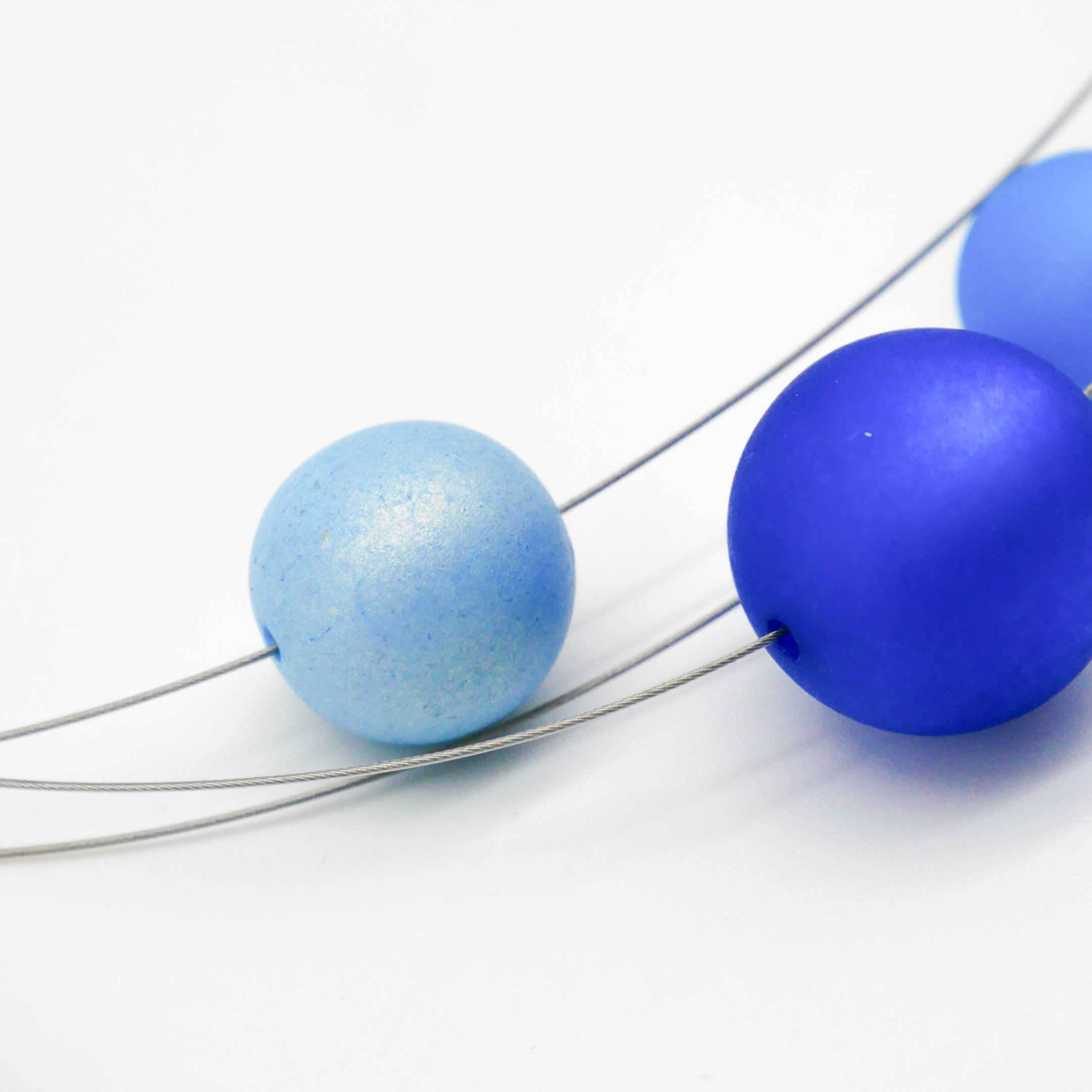  Color Explosion, kurze 3-Strang Kette "Planet" - Erde dunkelblau